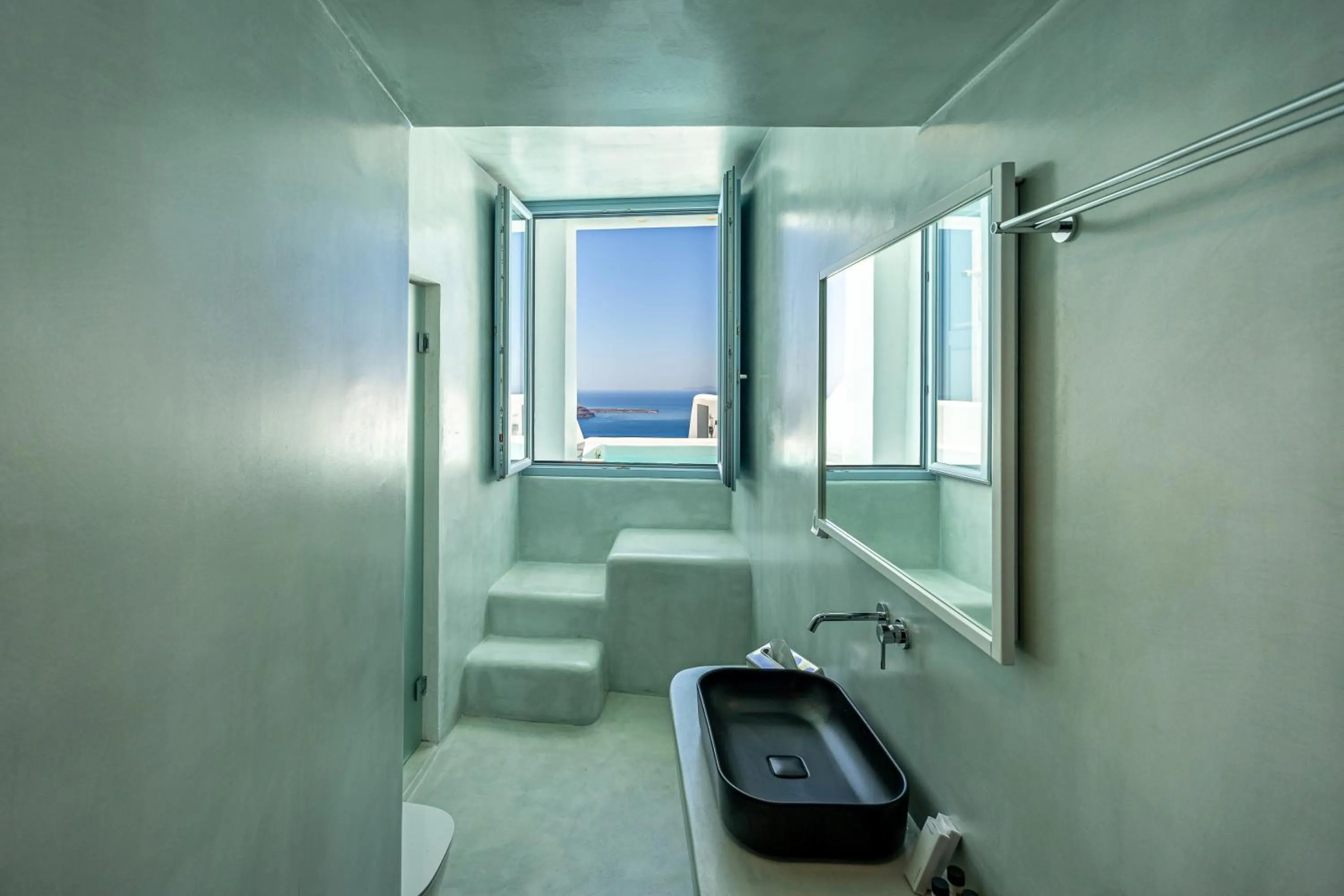 Bathroom in Ilioperato Hotel