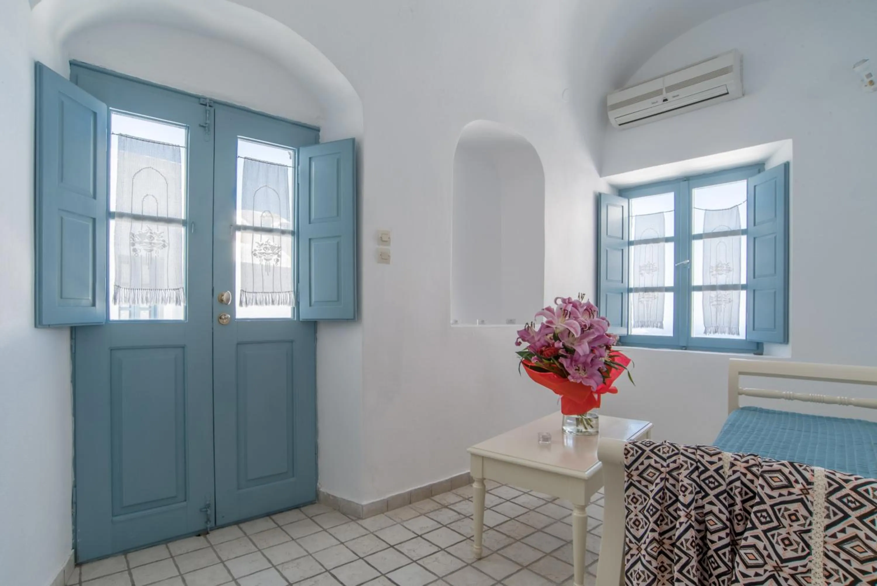 Seating area in Ilioperato Hotel