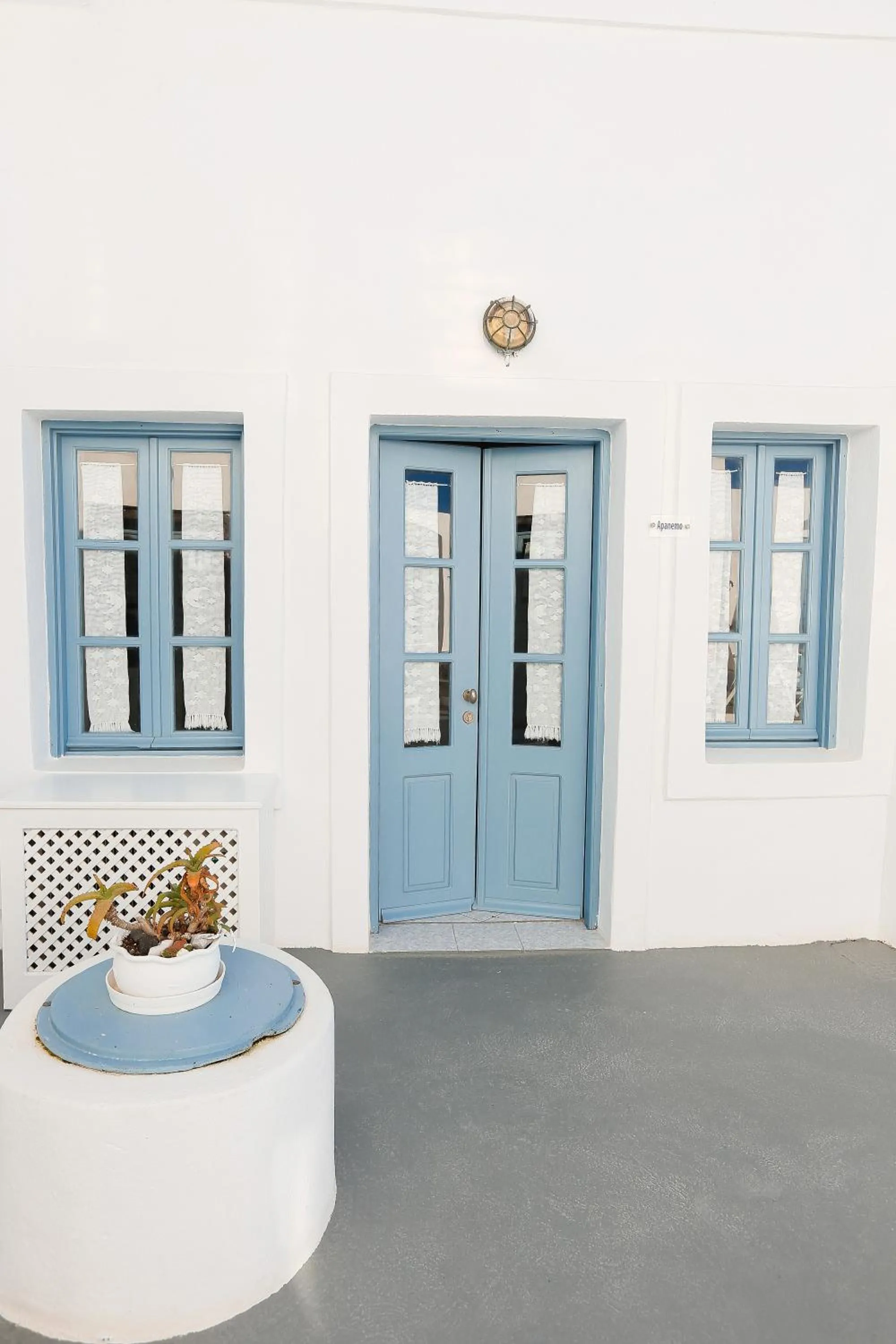 Facade/entrance in Ilioperato Hotel