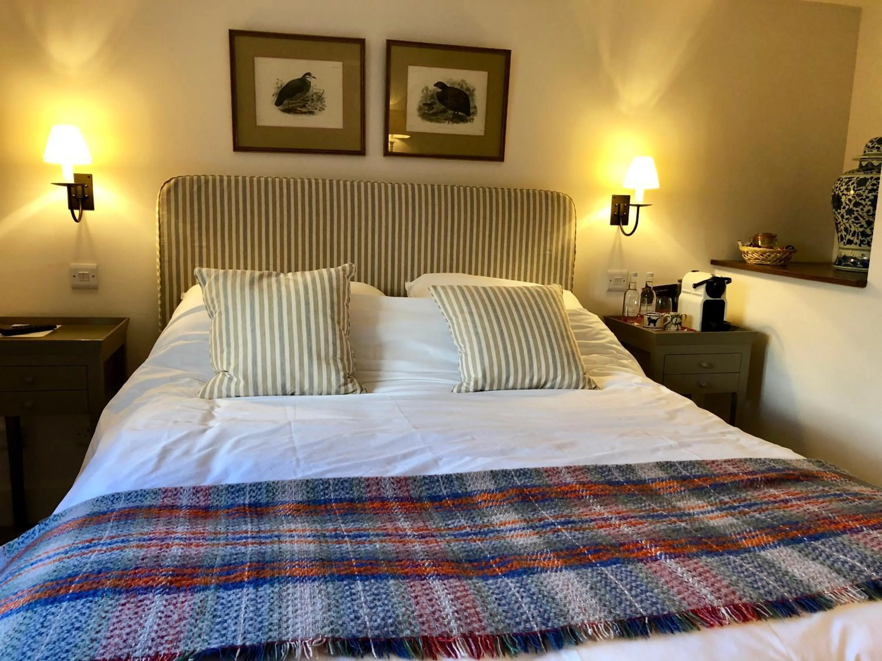 Bed in The Dorset Arms Pub & Cottage Rooms