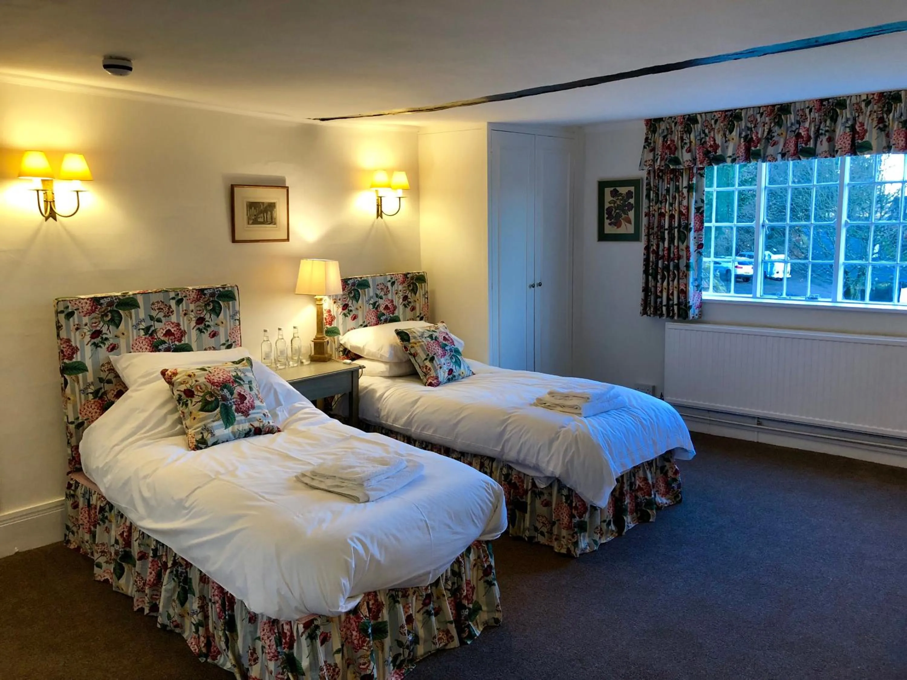 Bedroom, Bed in The Dorset Arms Pub & Cottage Rooms