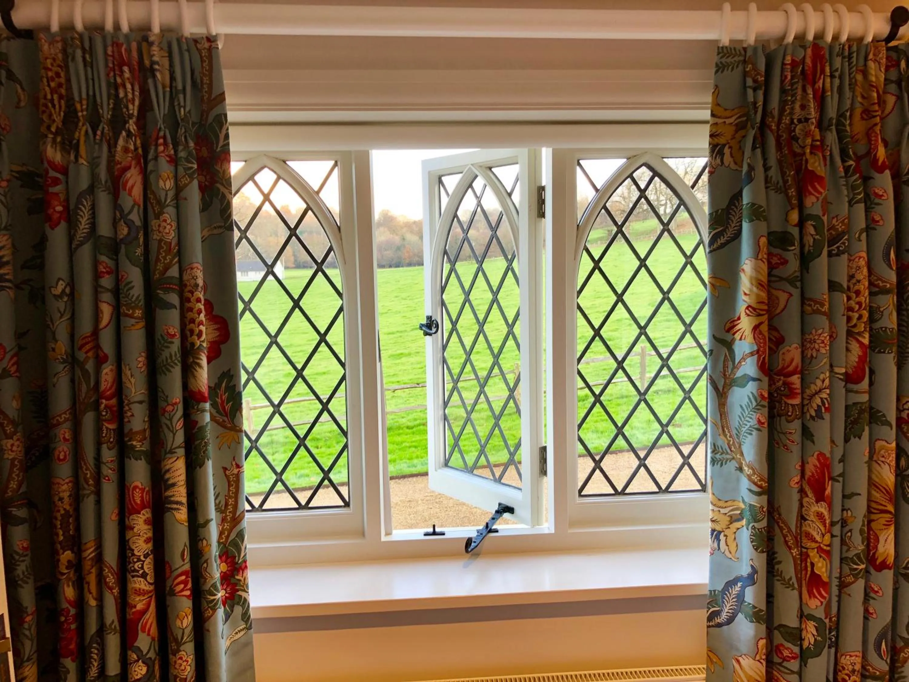 The Dorset Arms Pub & Cottage Rooms