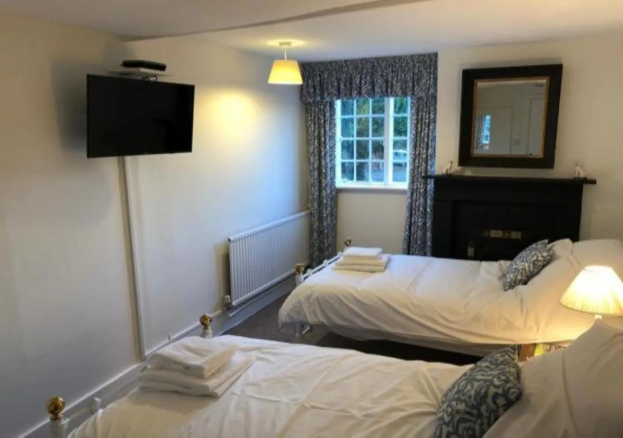 Bed in The Dorset Arms Pub & Cottage Rooms