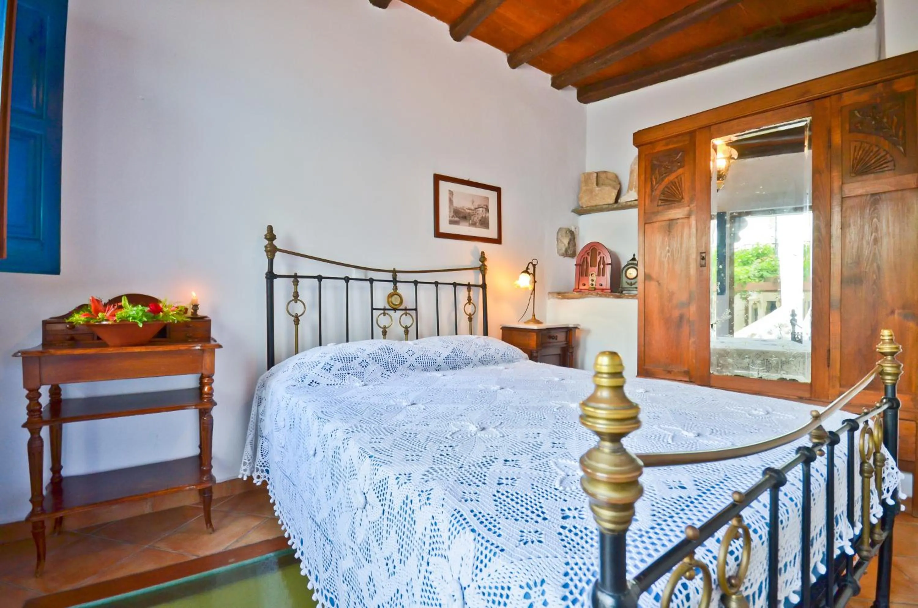 Bed in Venetiko Apartments