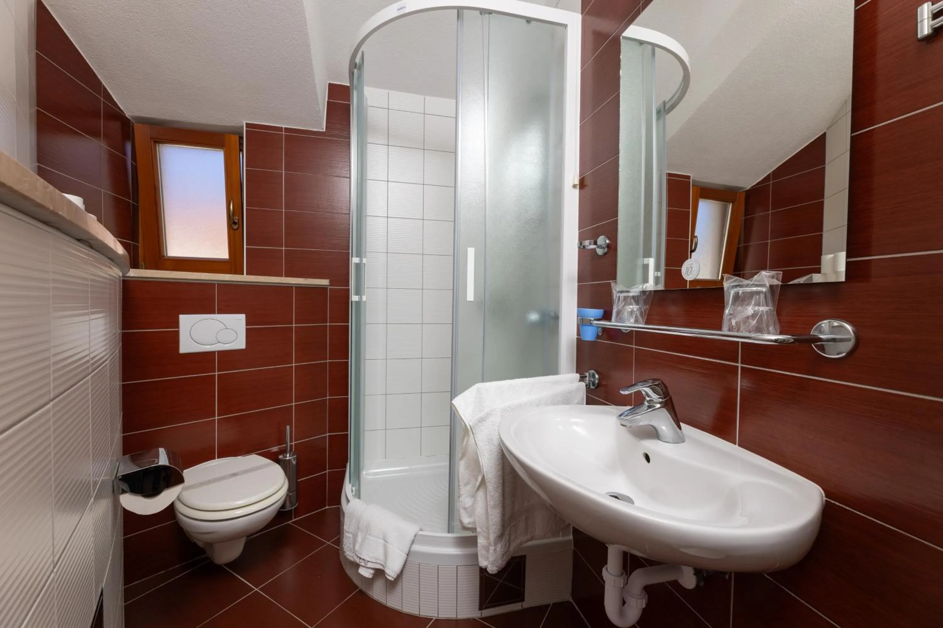 Shower in Villa Segetski dvori - Tradition since 1964