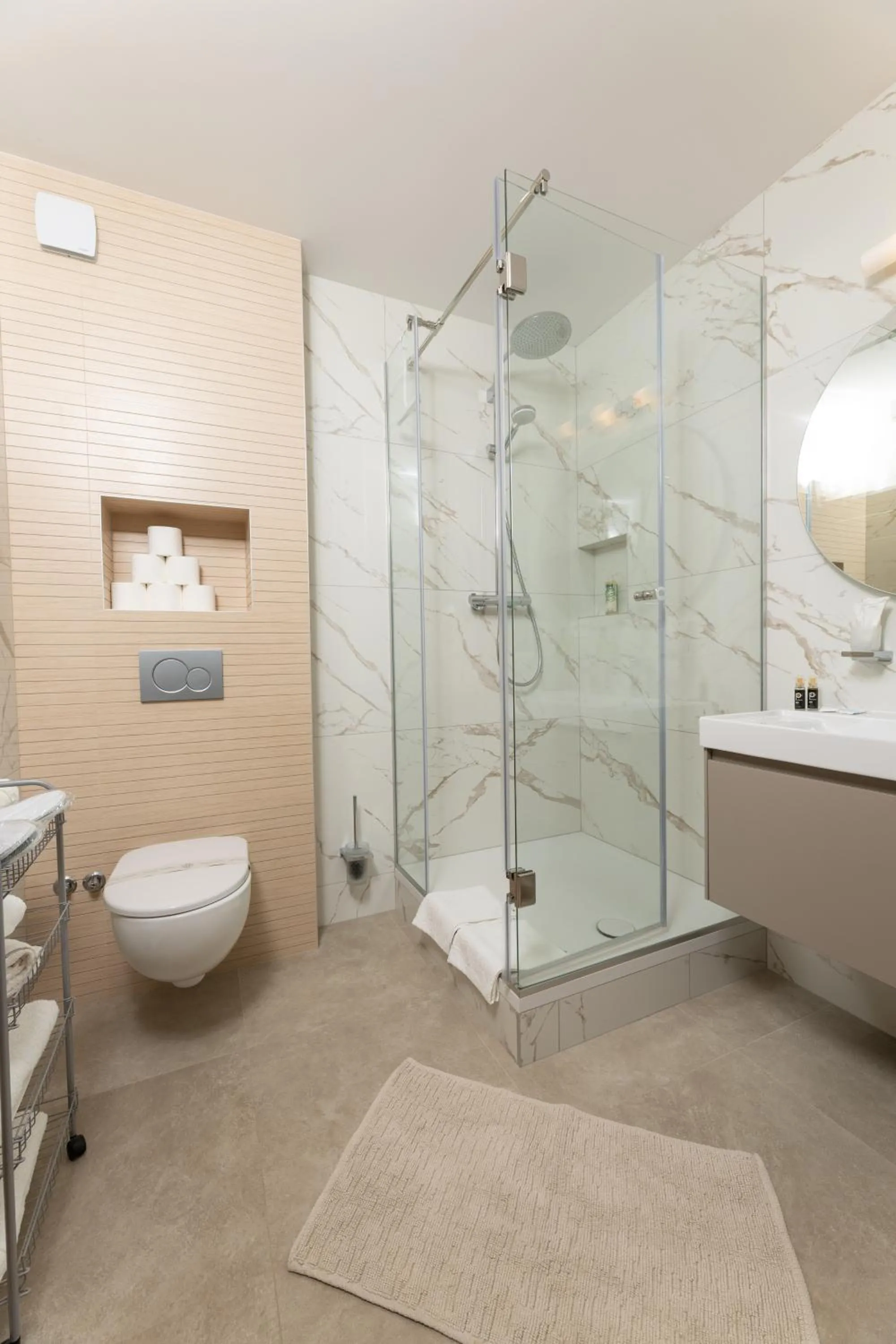 Shower in Villa Segetski dvori - Tradition since 1964