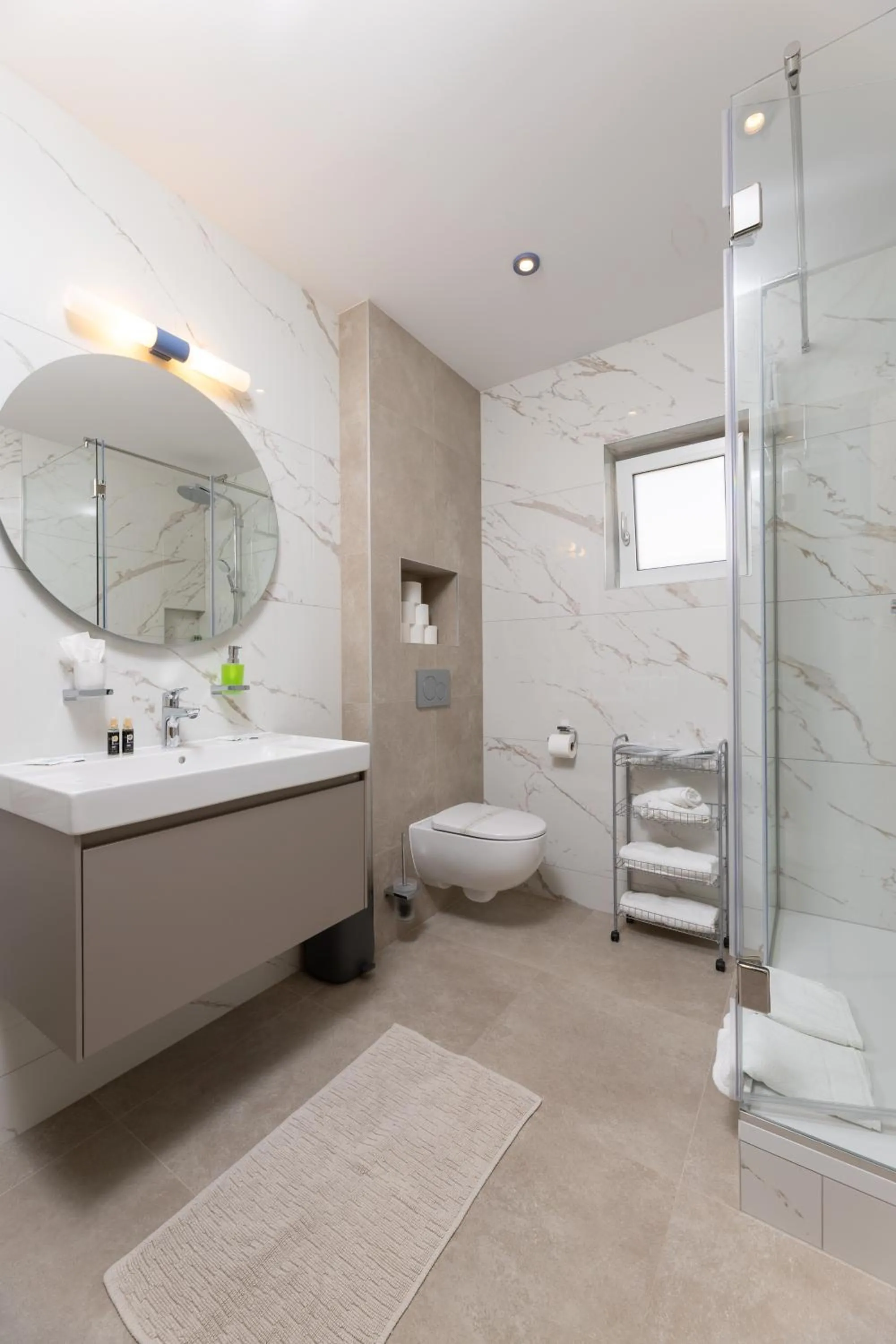 Shower in Villa Segetski dvori - Tradition since 1964