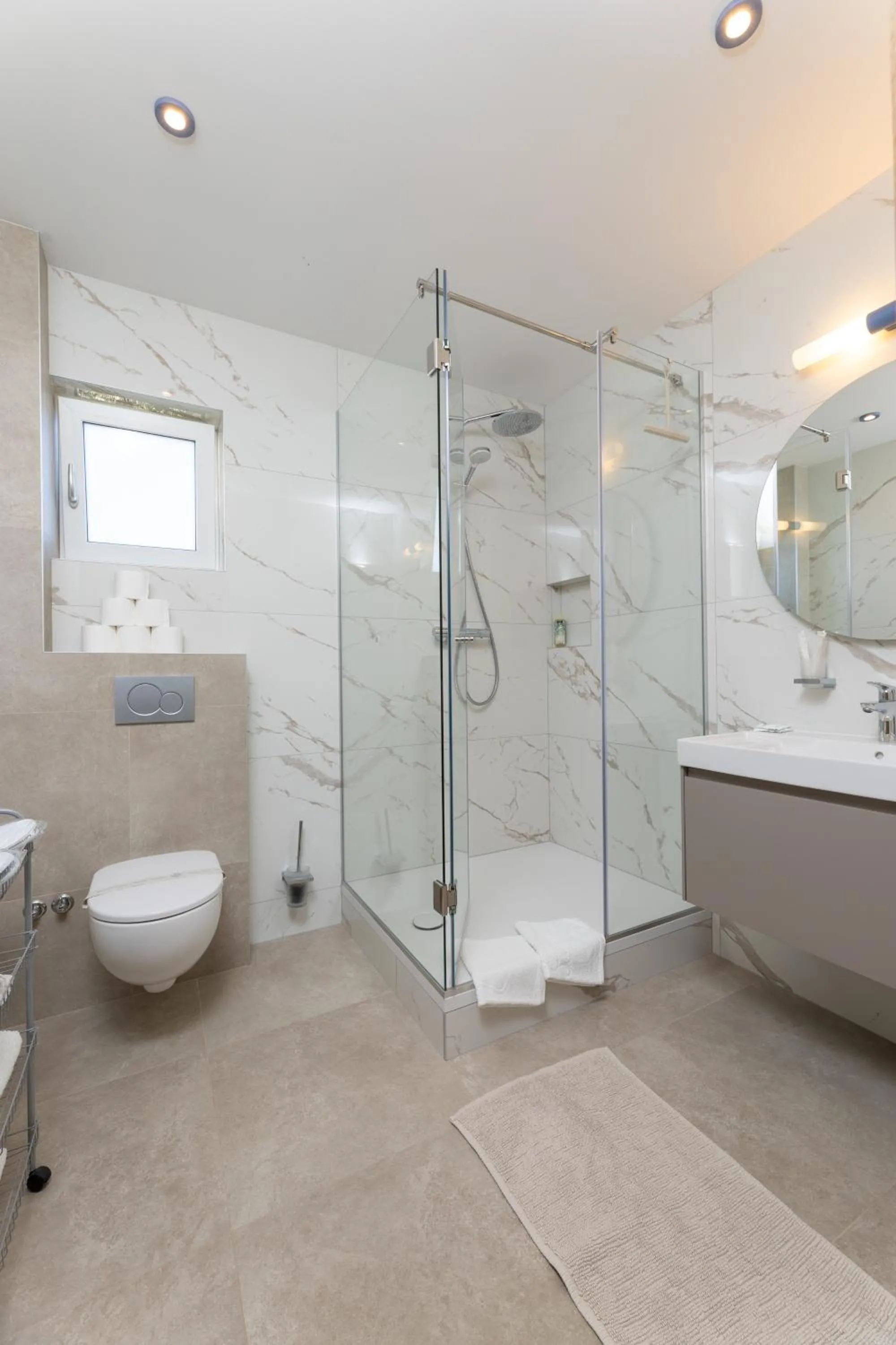Shower in Villa Segetski dvori - Tradition since 1964