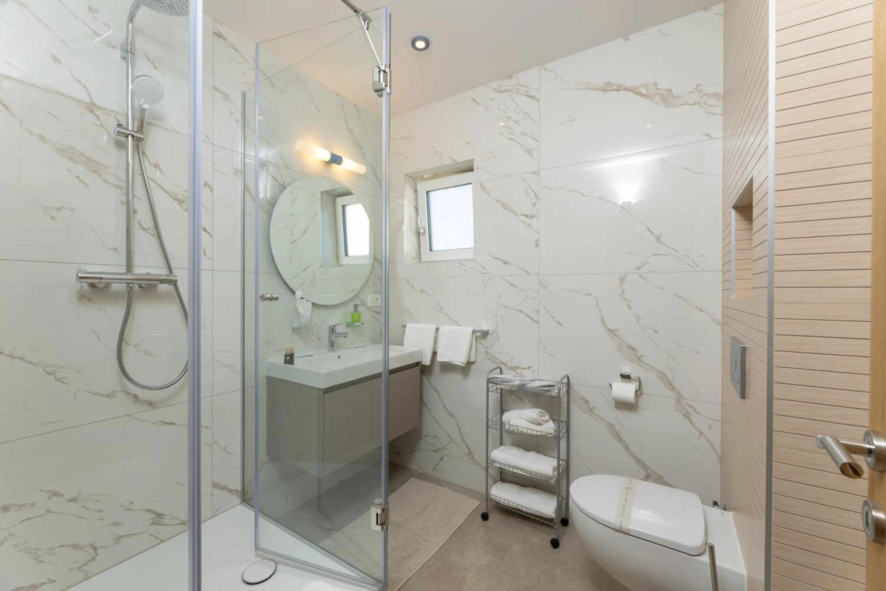Shower in Villa Segetski dvori - Tradition since 1964