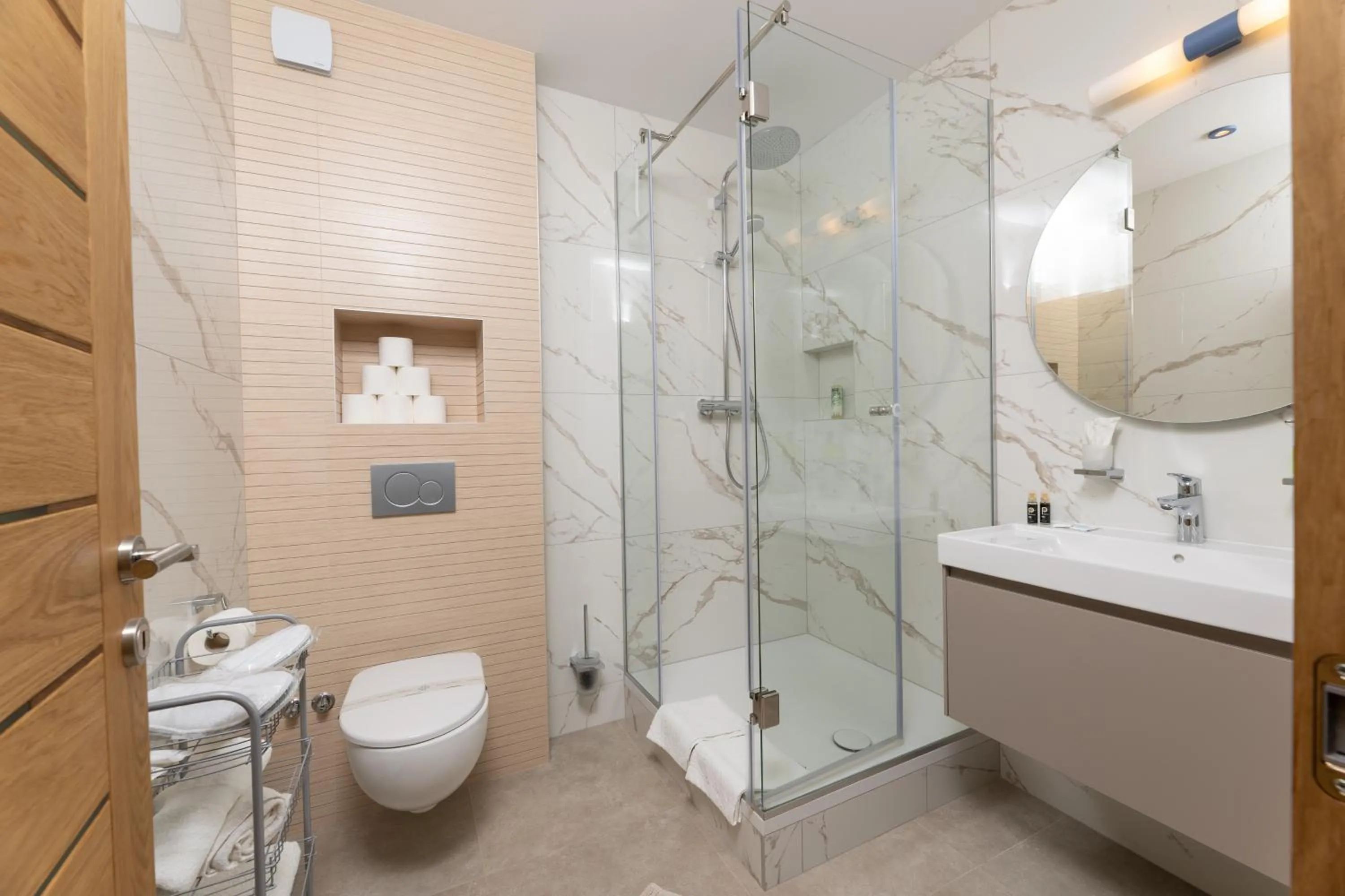 Shower in Villa Segetski dvori - Tradition since 1964