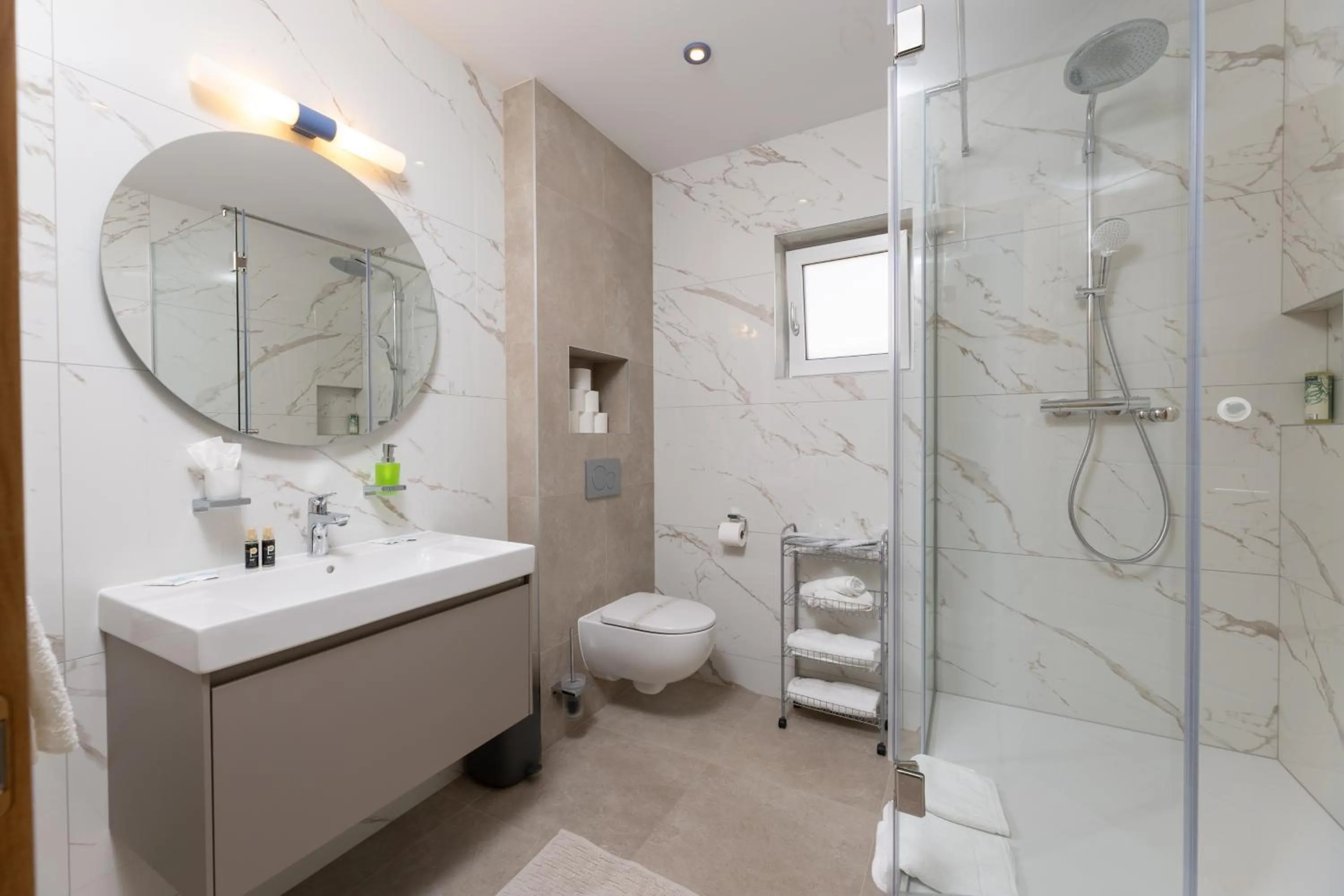 Shower in Villa Segetski dvori - Tradition since 1964