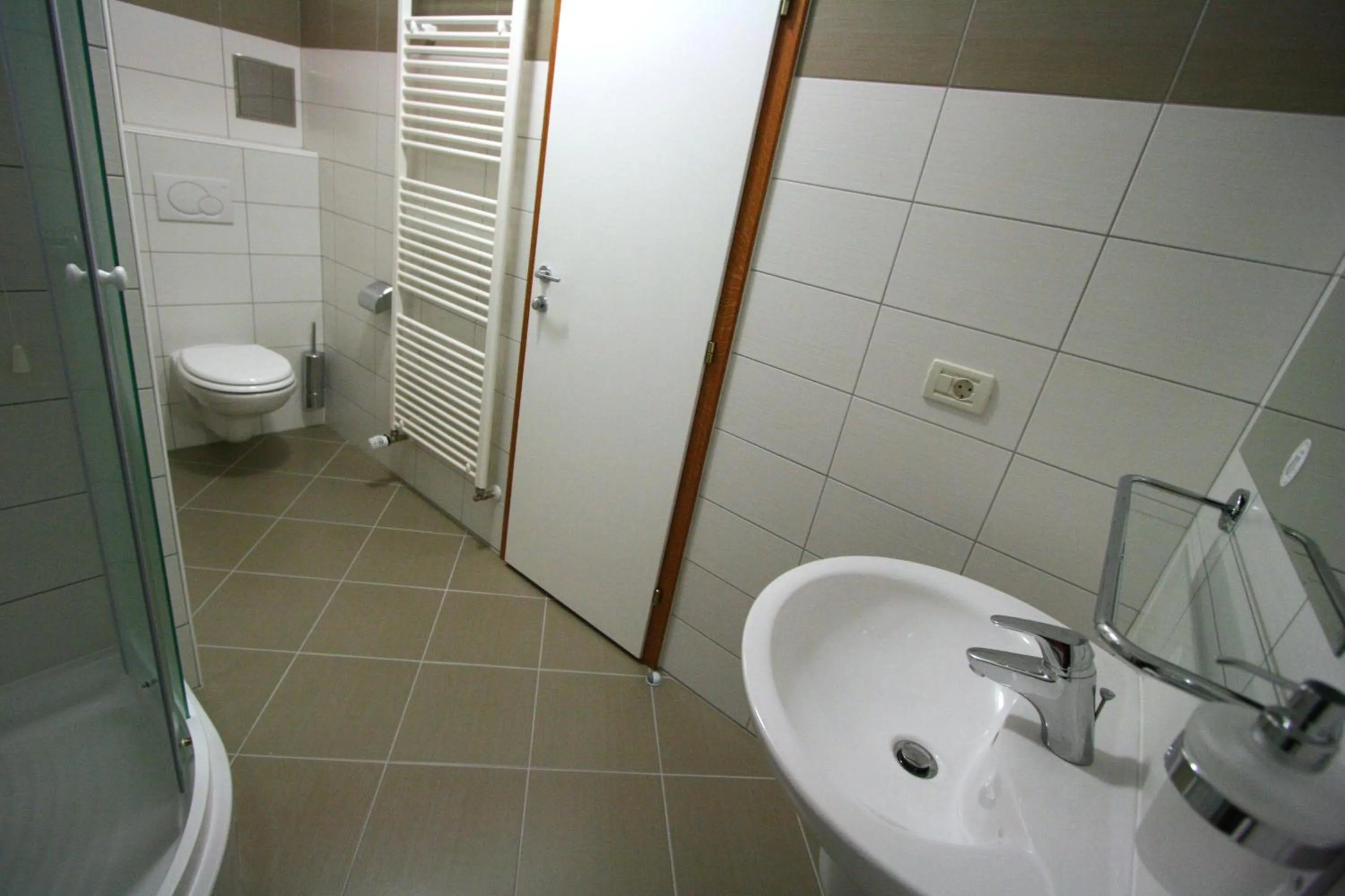 Shower in Villa Segetski dvori - Tradition since 1964