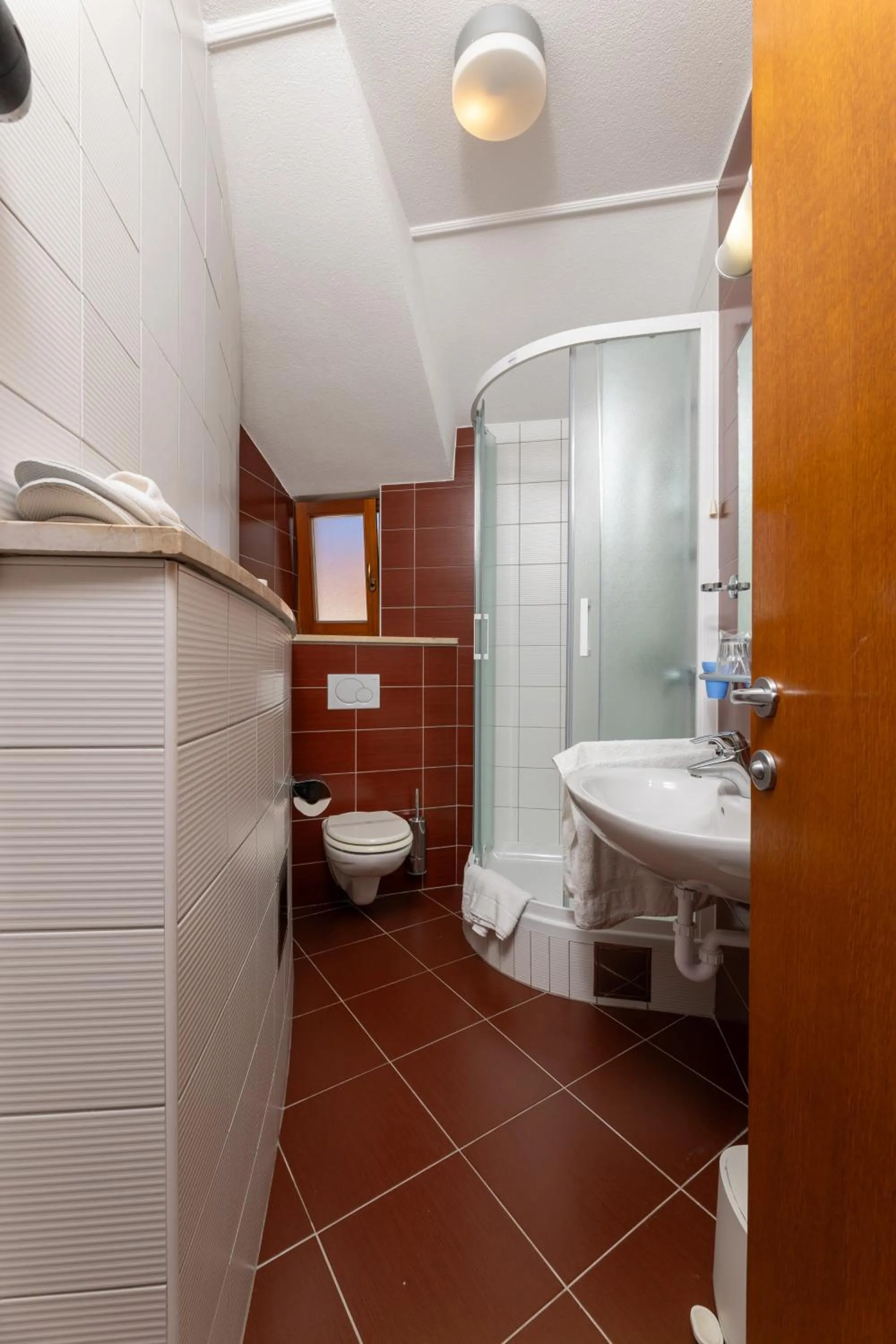 Shower in Villa Segetski dvori - Tradition since 1964