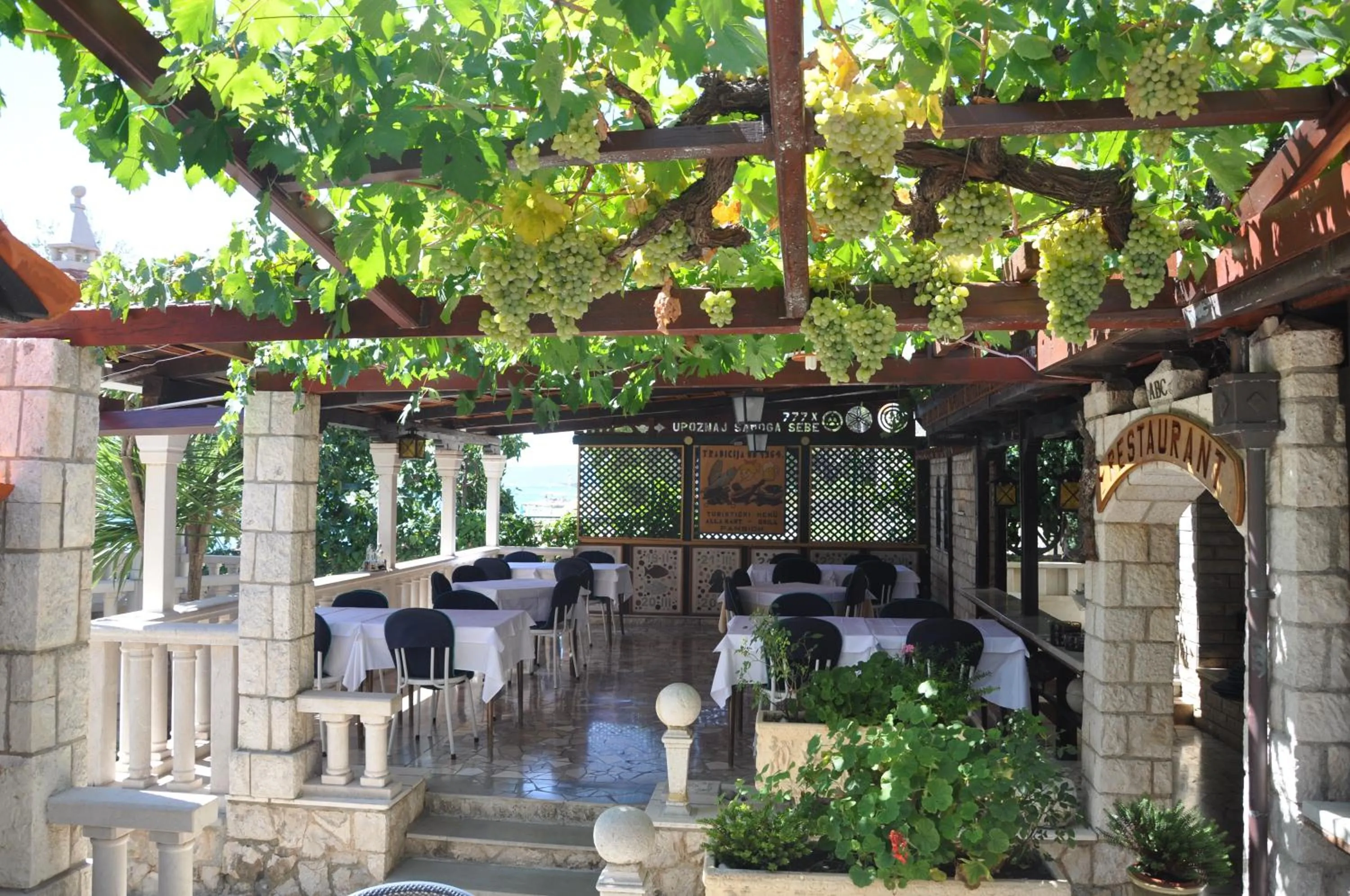 Restaurant/places to eat in Villa Segetski dvori - Tradition since 1964