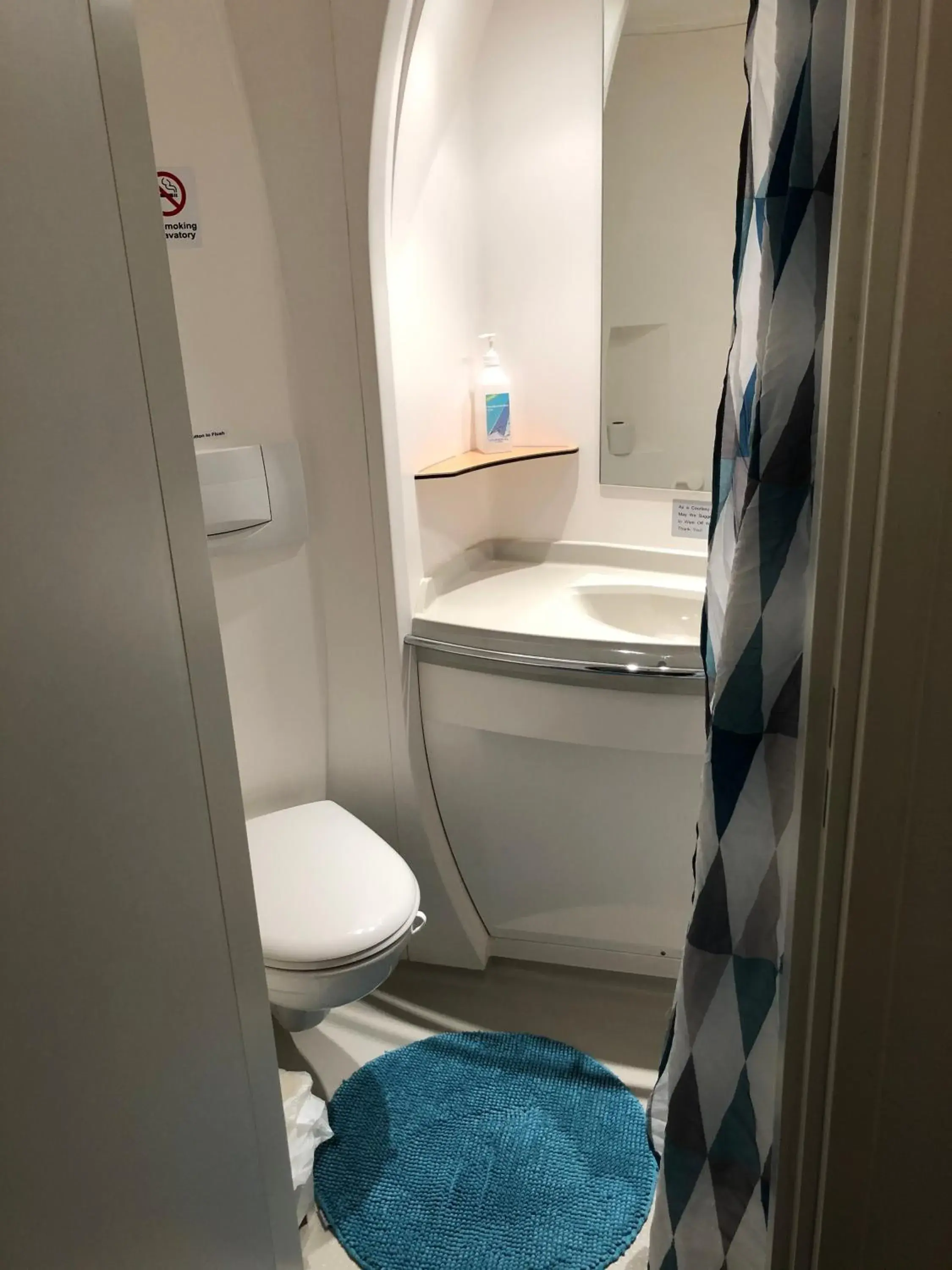 Single Room with Private Bathroom in STF Jumbo Stay Stockholm Single Room with Private Bathroom in STF Jumbo Stay Stockholm