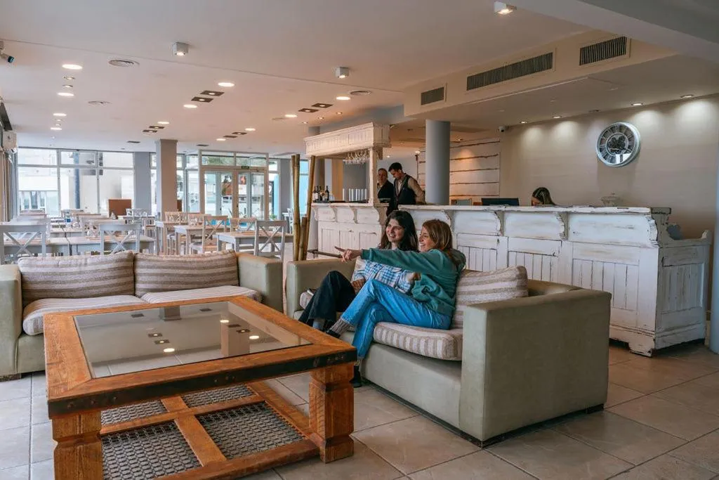 Restaurant/places to eat in Rayentray Las Restingas Hotel De Mar