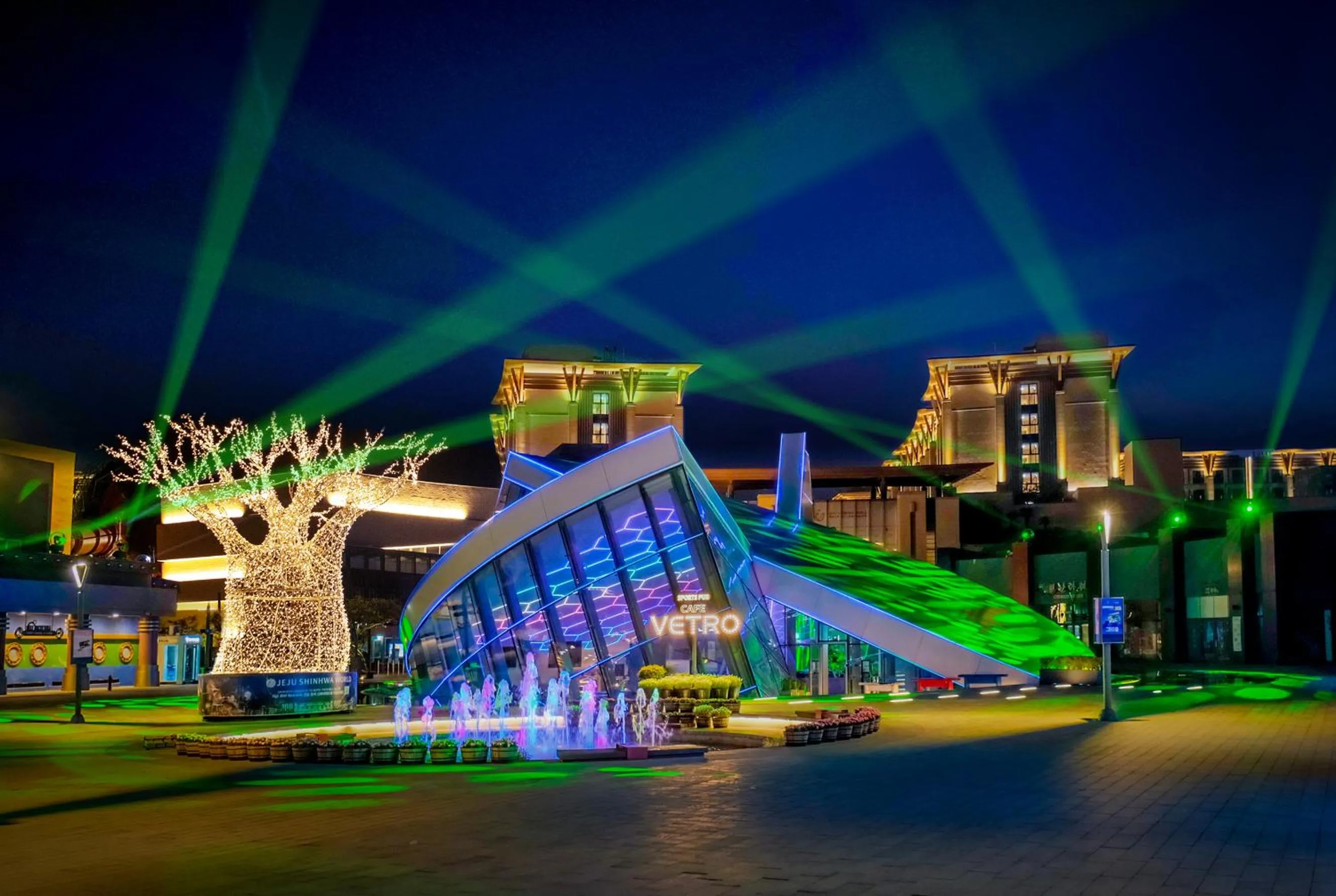 Evening entertainment in Marriott Jeju Shinhwa World Hotel