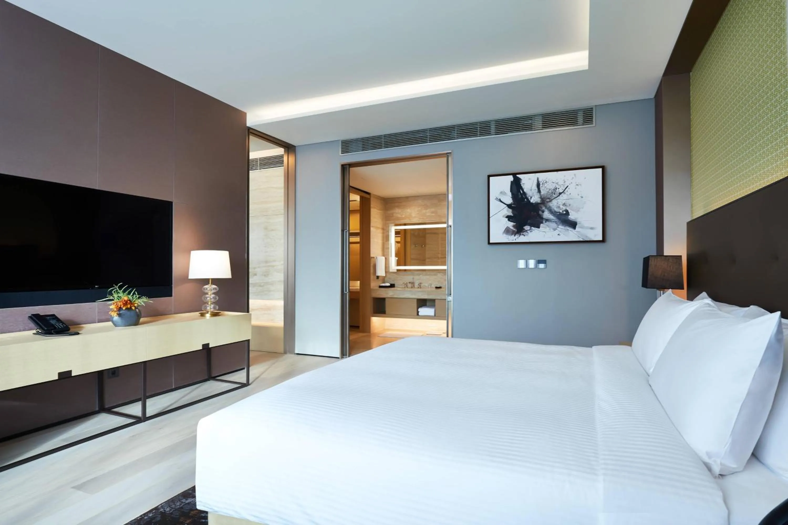 Bedroom, Bed in Marriott Jeju Shinhwa World Hotel