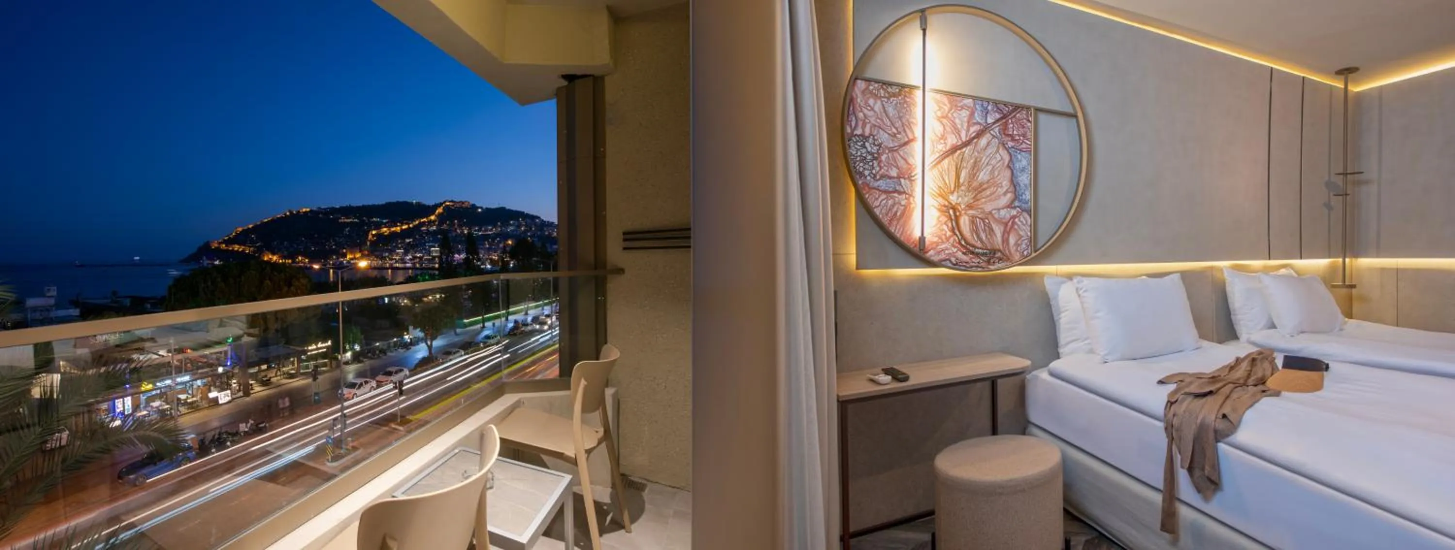 View (from property/room), Bed in Büyük Hotel