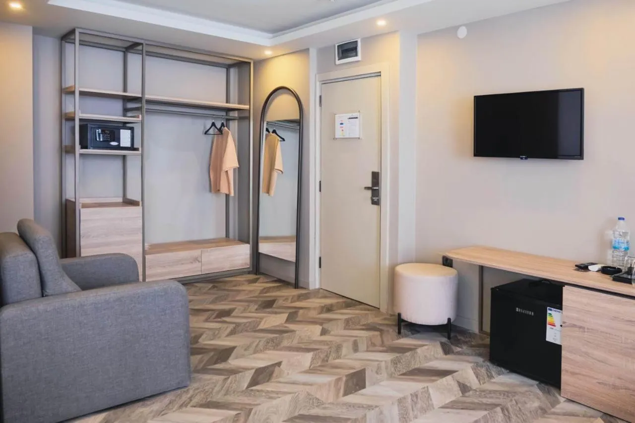 Photo of the whole room in Büyük Hotel