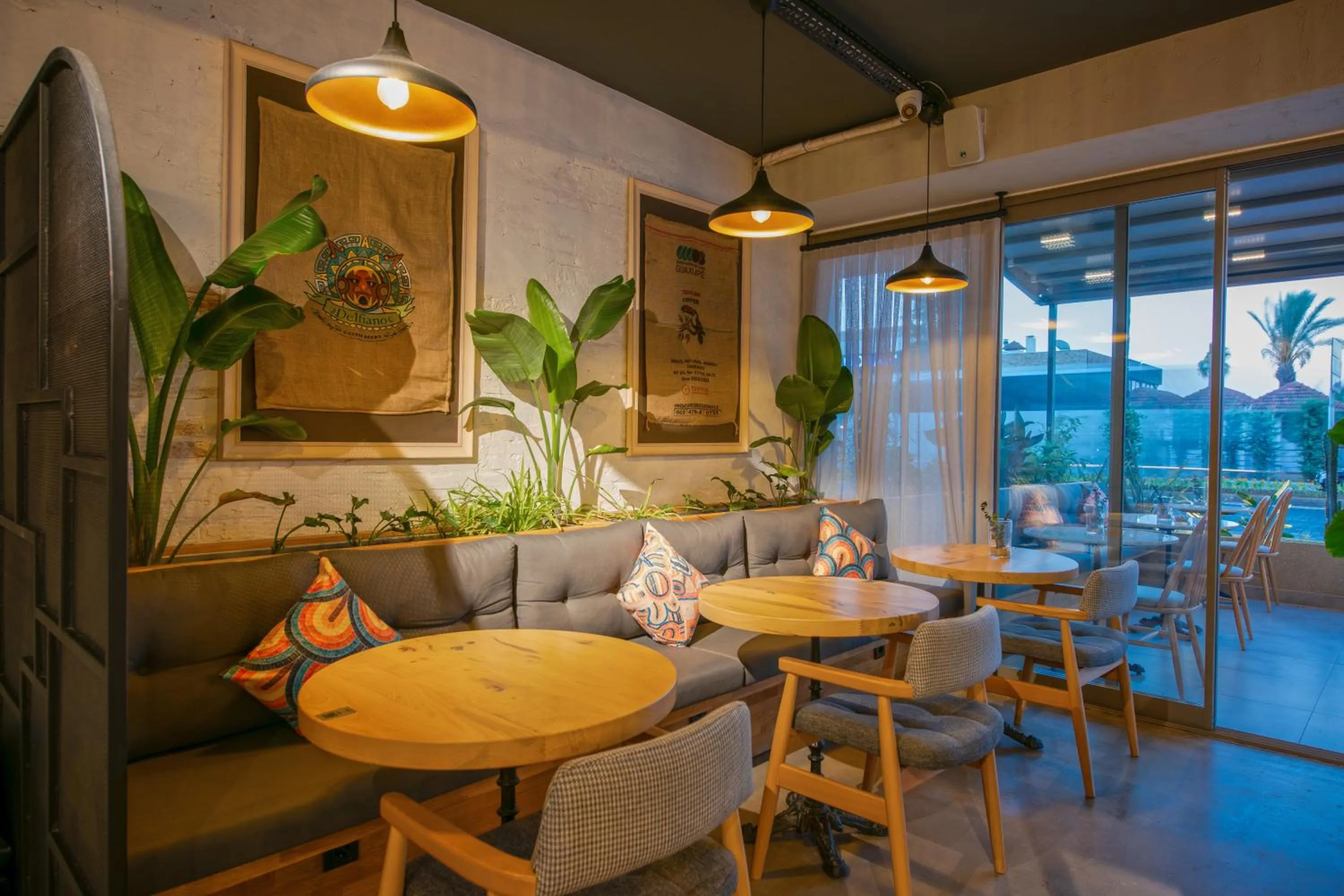 Restaurant/places to eat in Büyük Hotel