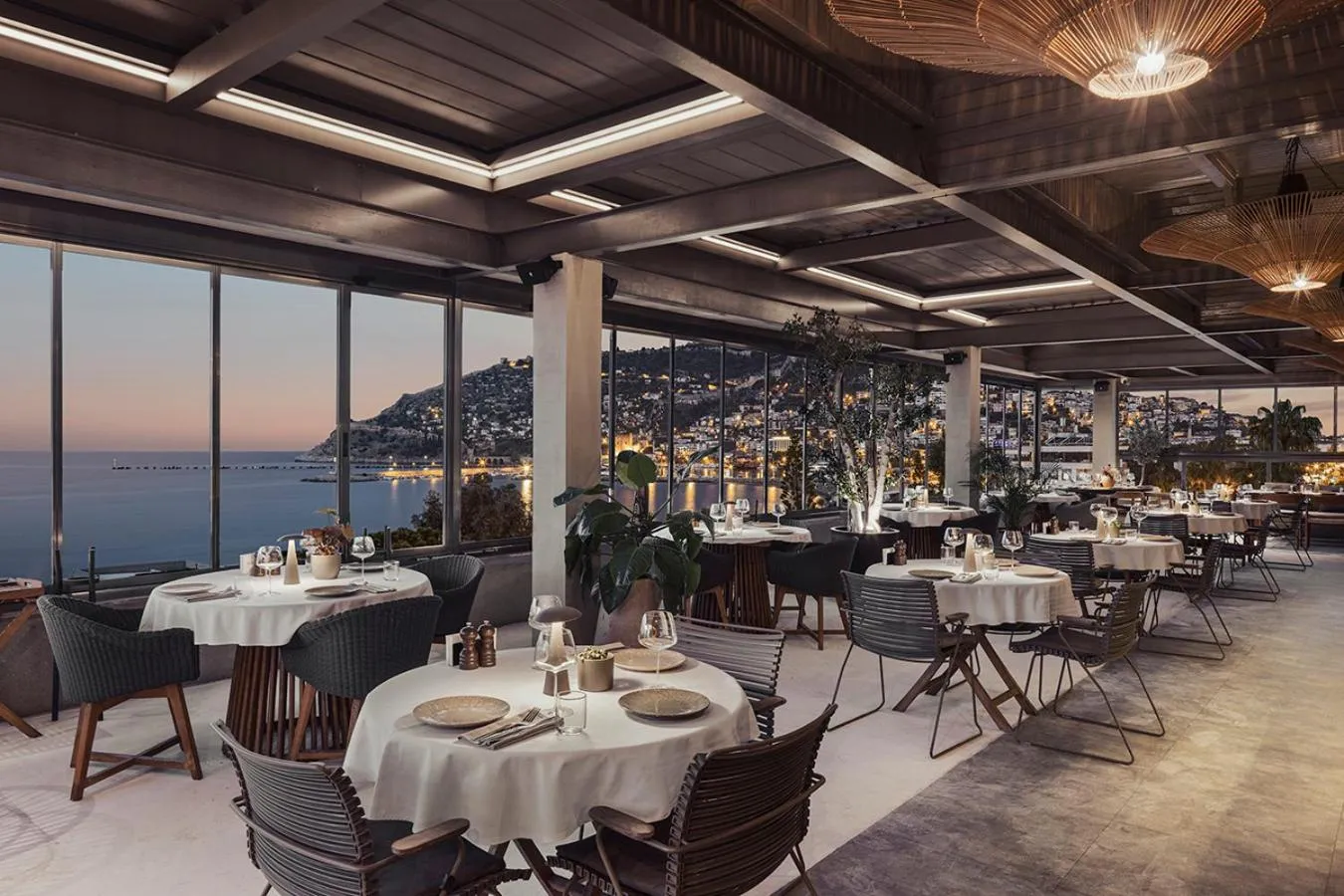 Restaurant/places to eat in Büyük Hotel