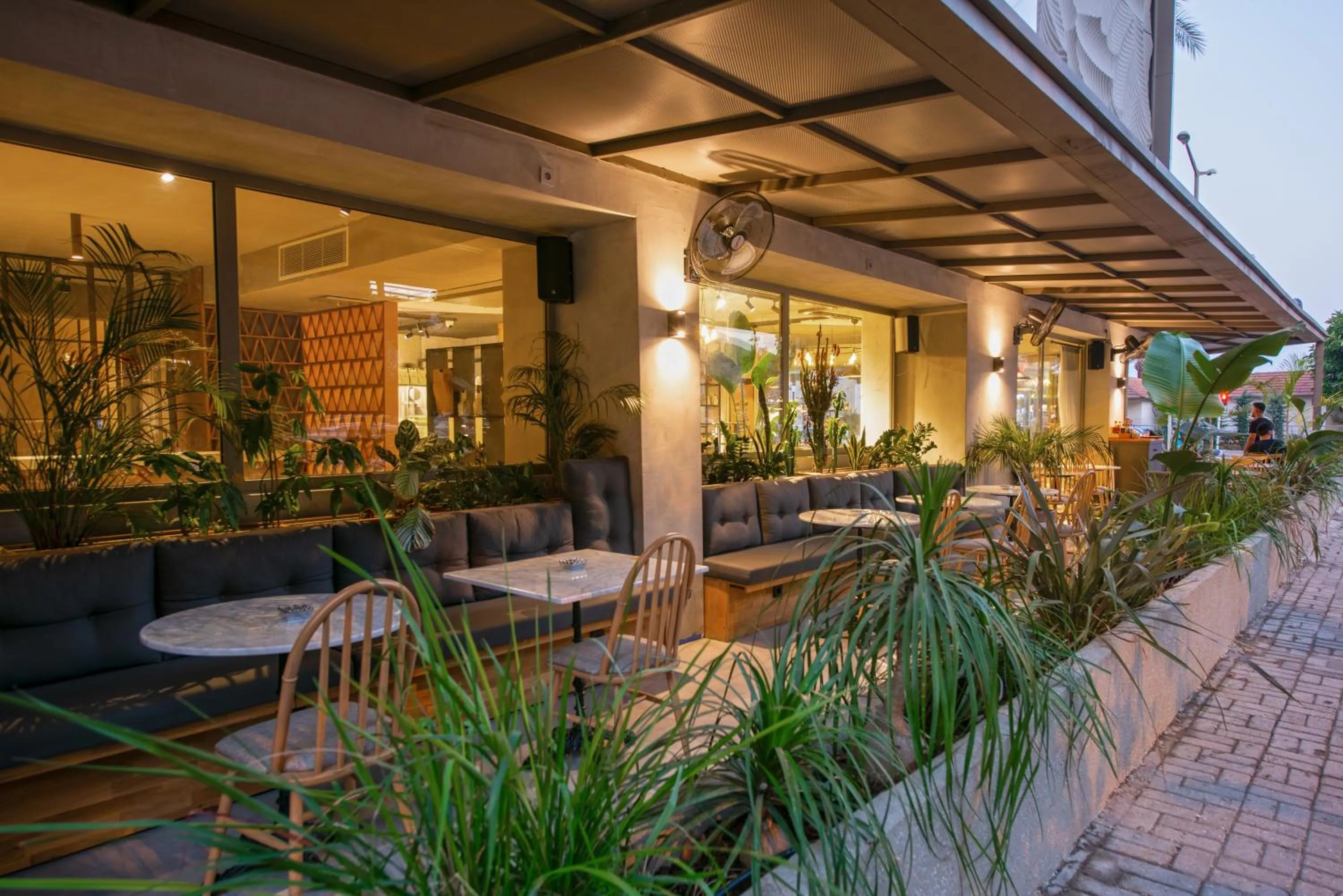 Restaurant/places to eat in Büyük Hotel