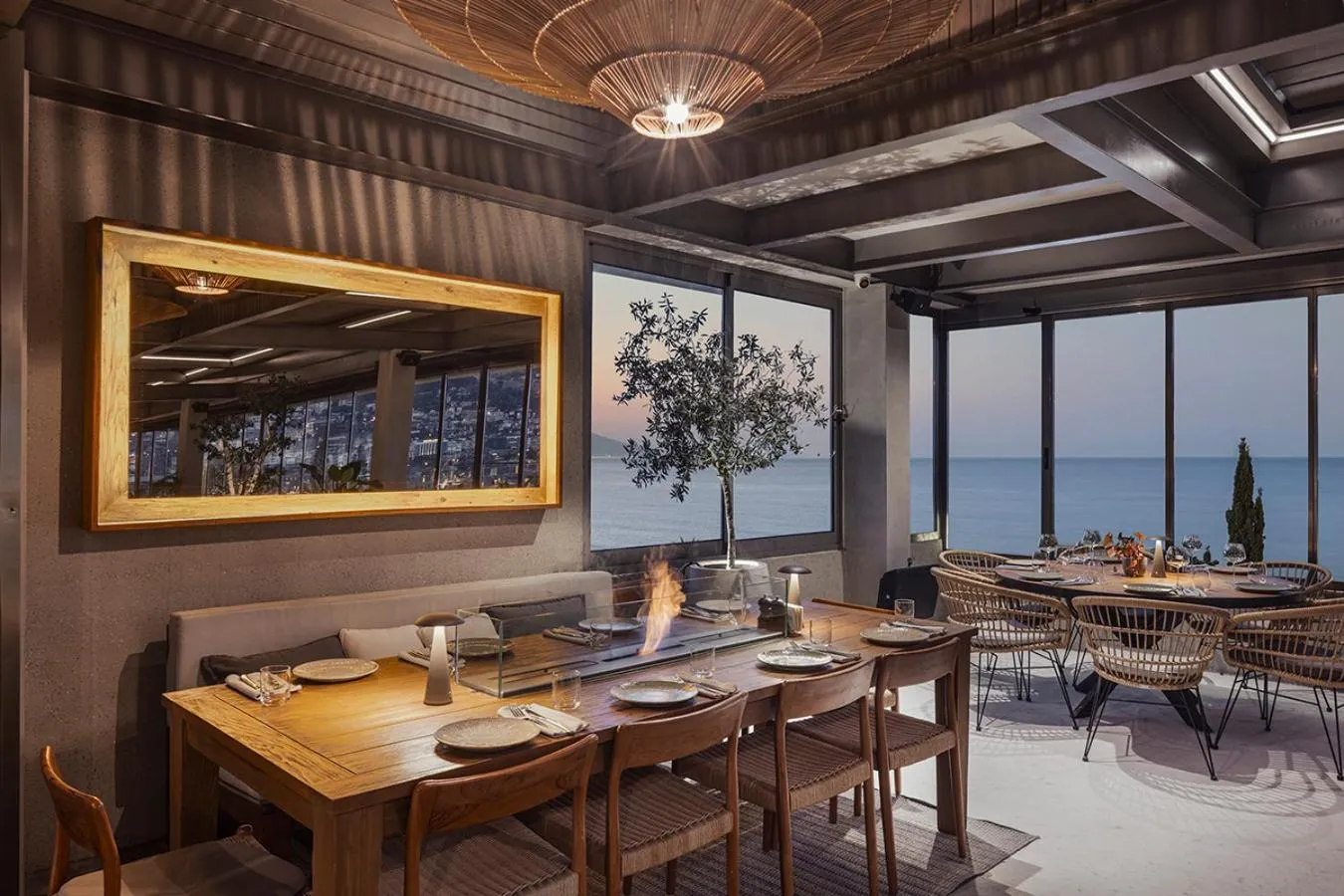 Restaurant/places to eat in Büyük Hotel