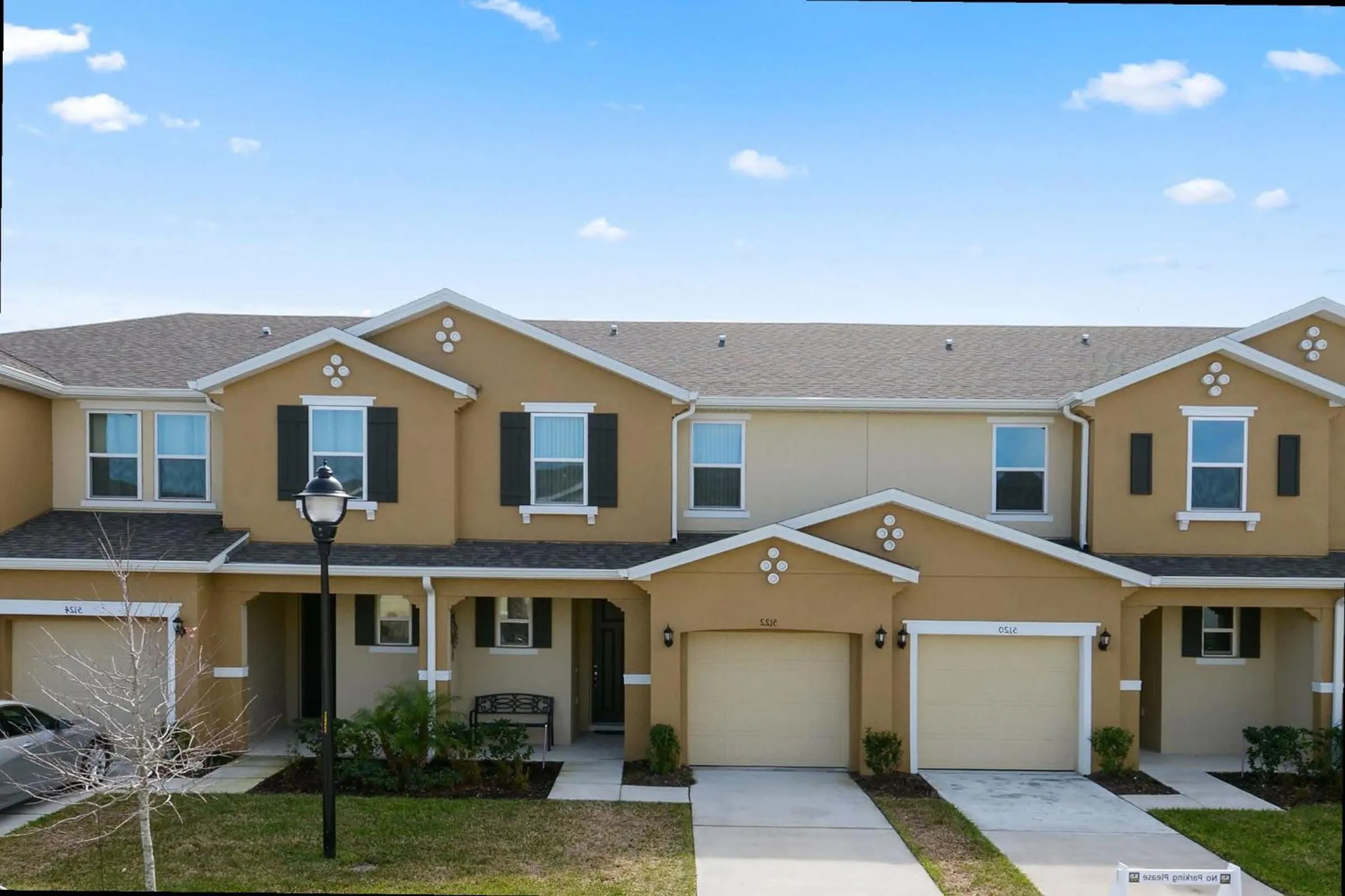 Four Bedrooms TownHome 5122