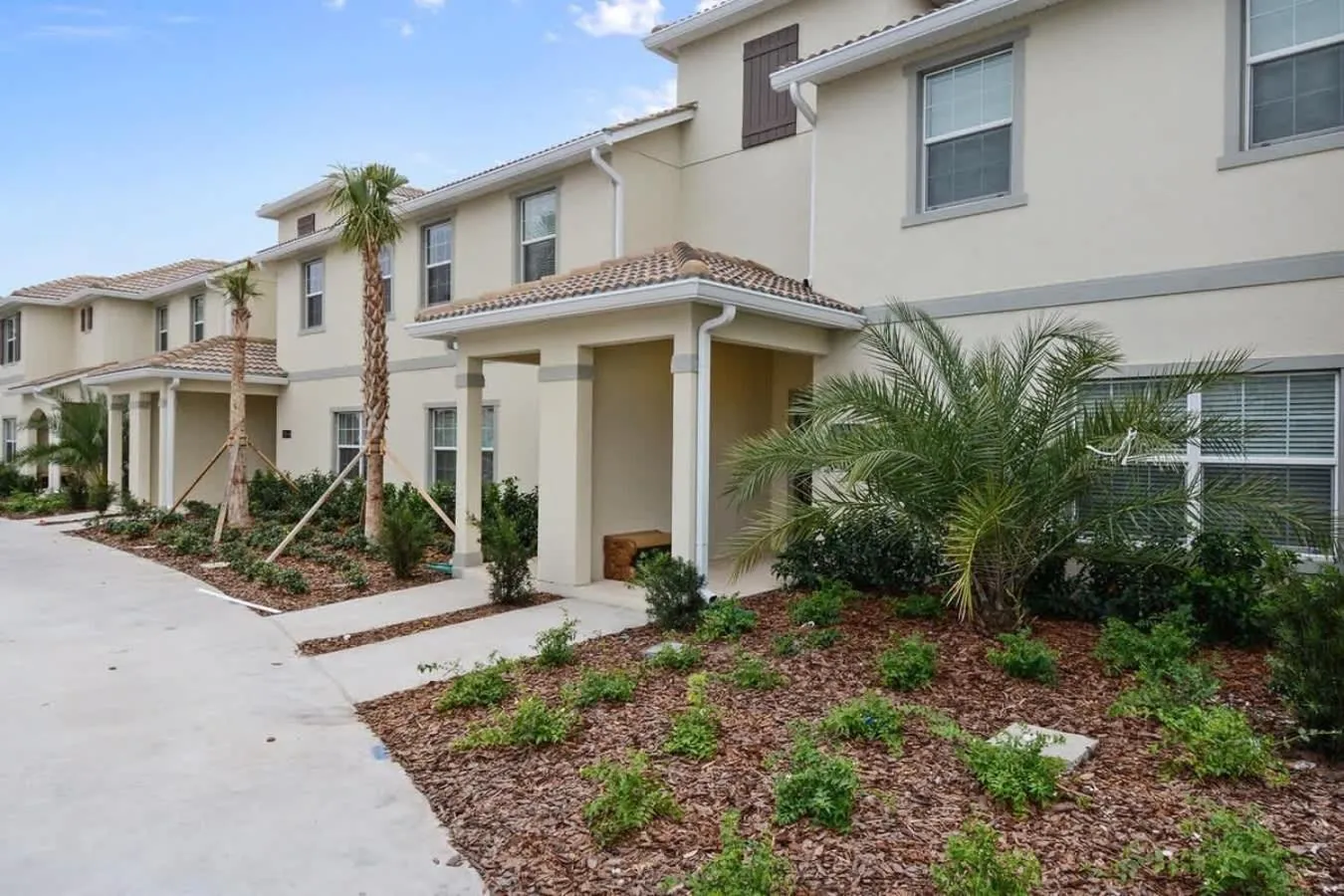 Four Bedrooms w/ Pool TownHome 4841