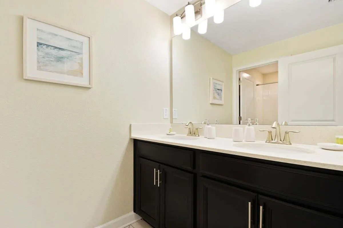 Four Bedrooms w/ Pool TownHome 4841