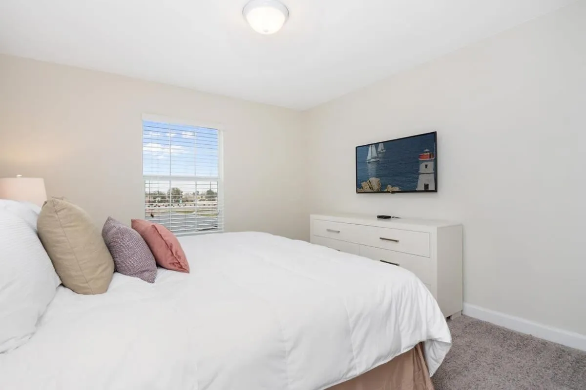 Bed in Four Bedrooms w/ Pool TownHome 4841