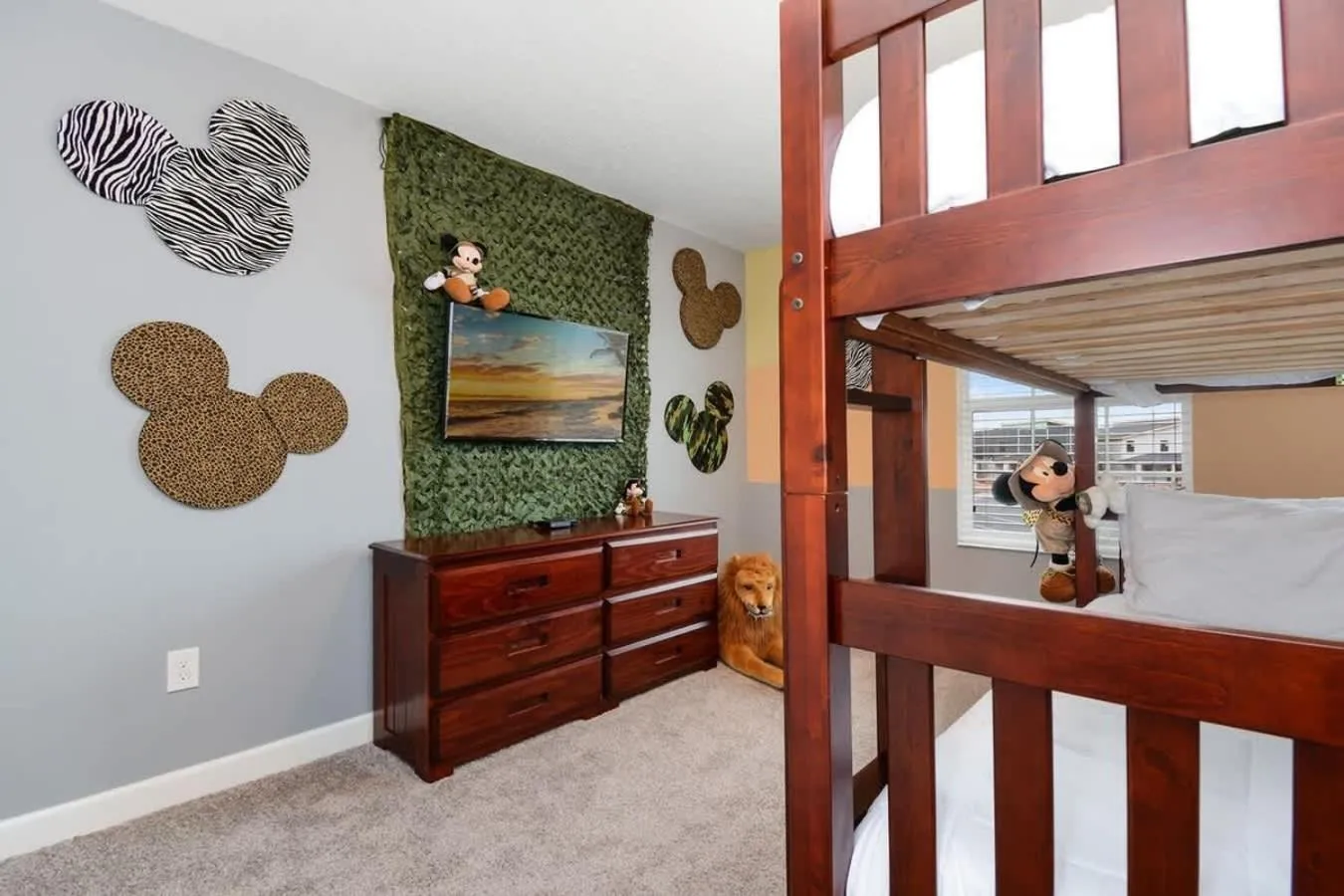 Bed in Four Bedrooms w/ Pool TownHome 4841