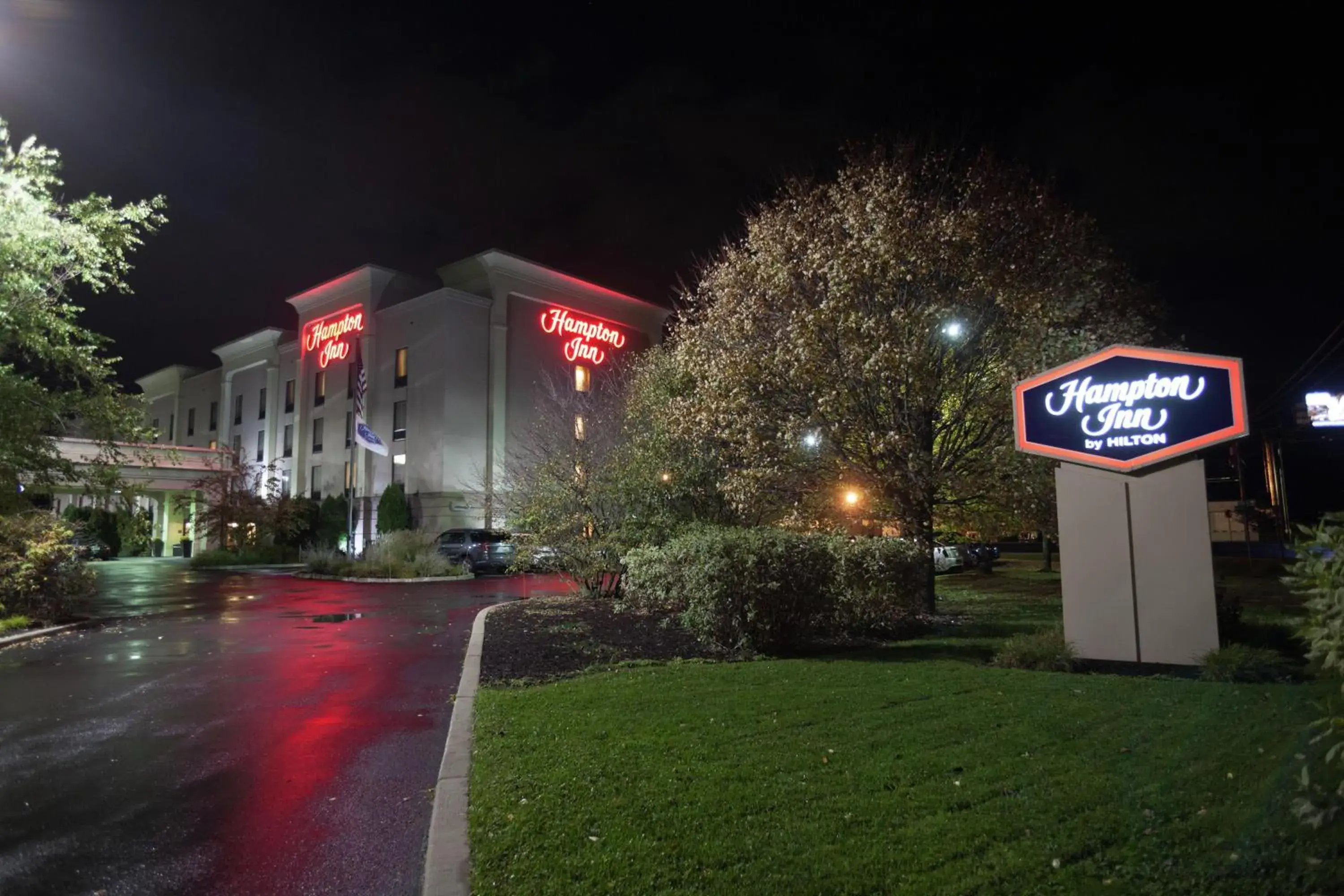 Property building in Hampton Inn Oneonta Property building in Hampton Inn Oneonta