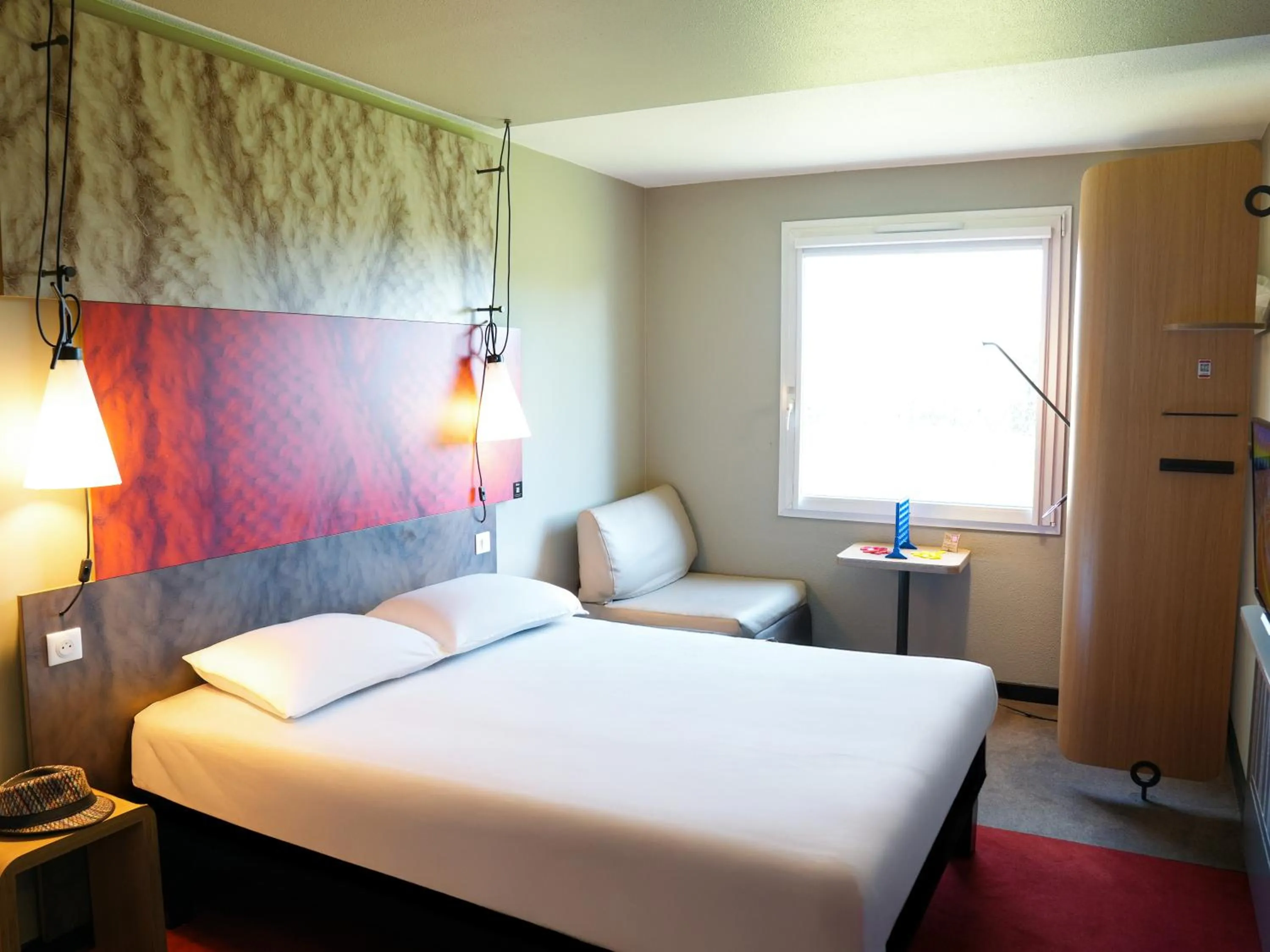 Bedroom, Bed in ibis Caen Porte De Bretagne