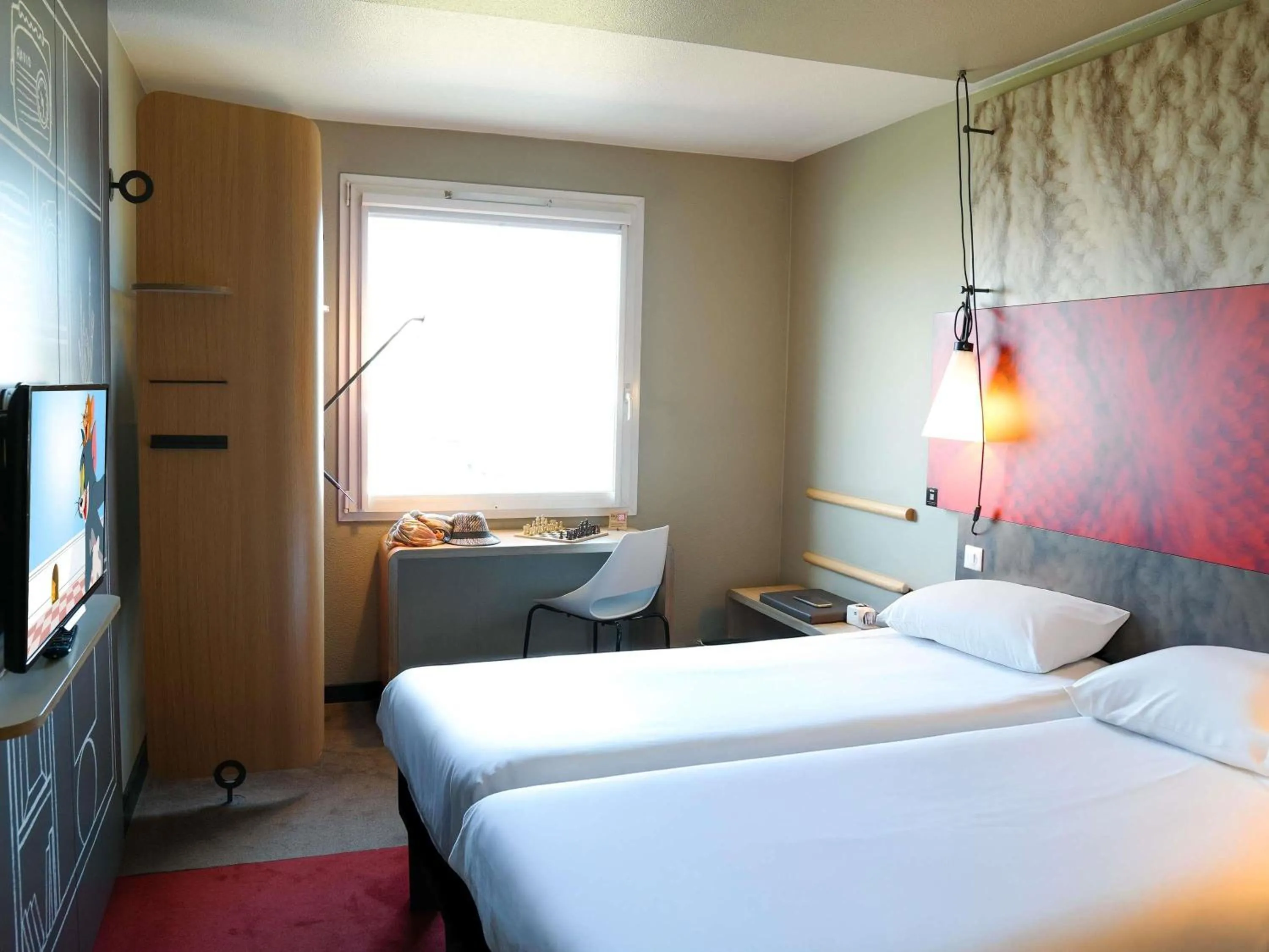 Bedroom, Bed in ibis Caen Porte De Bretagne