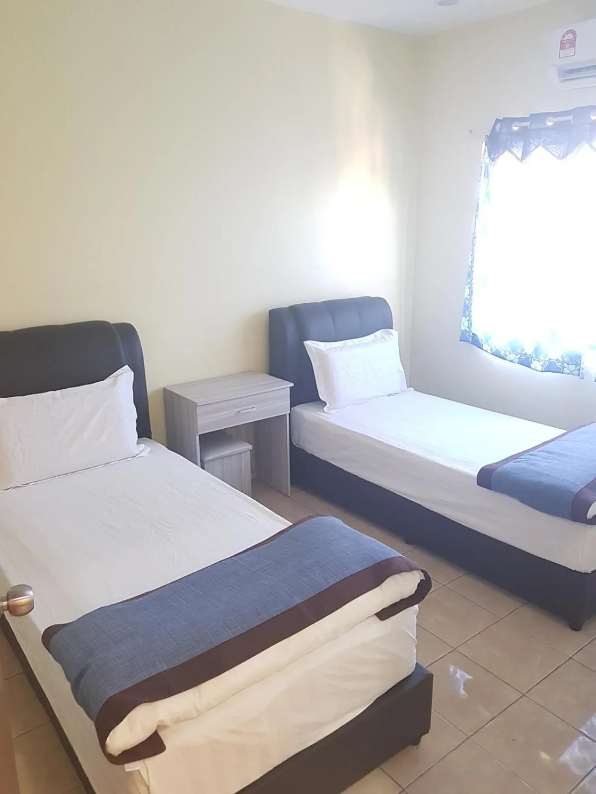 Bedroom, Bed in Maha Hotel