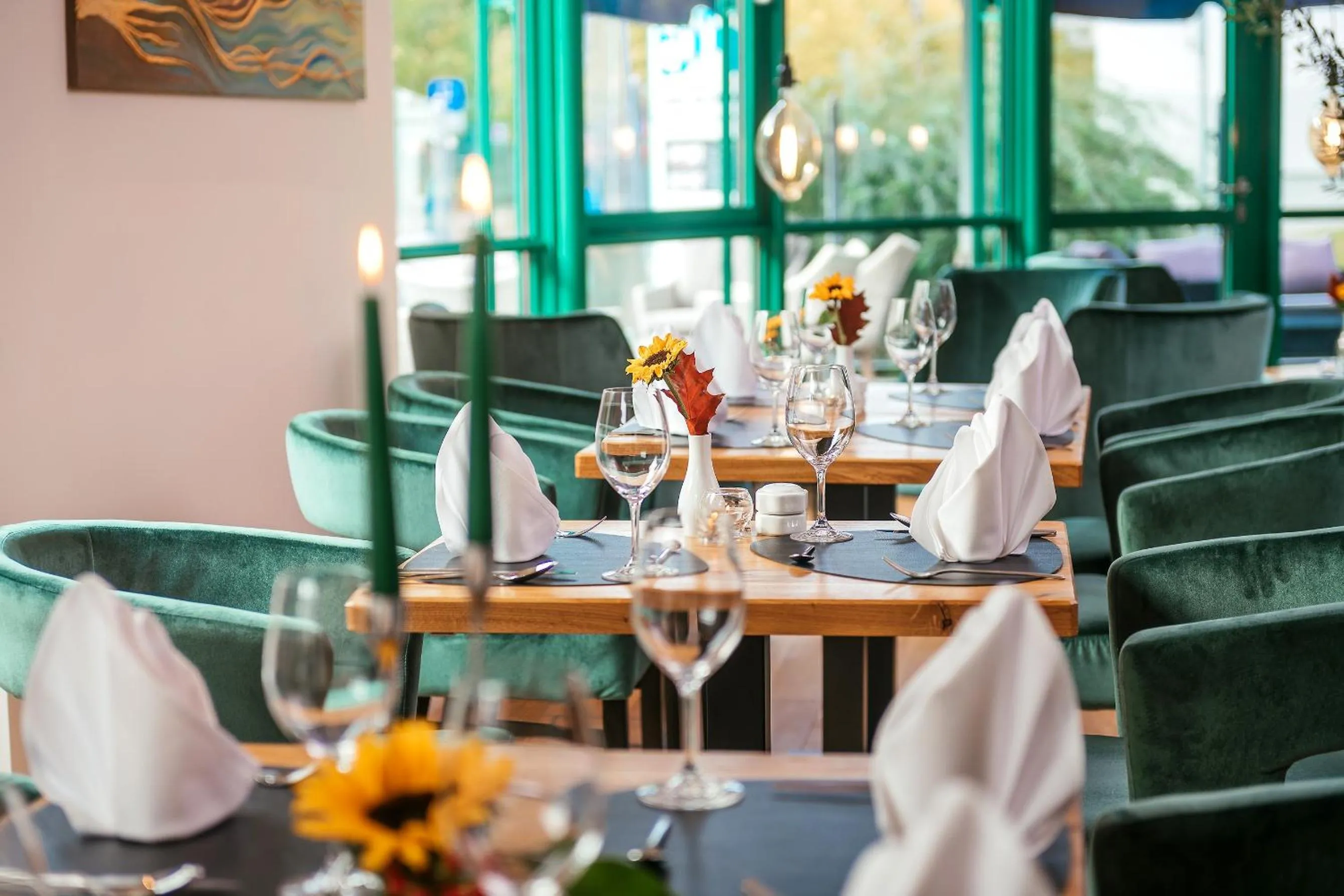 Restaurant/places to eat in Hotel Edison