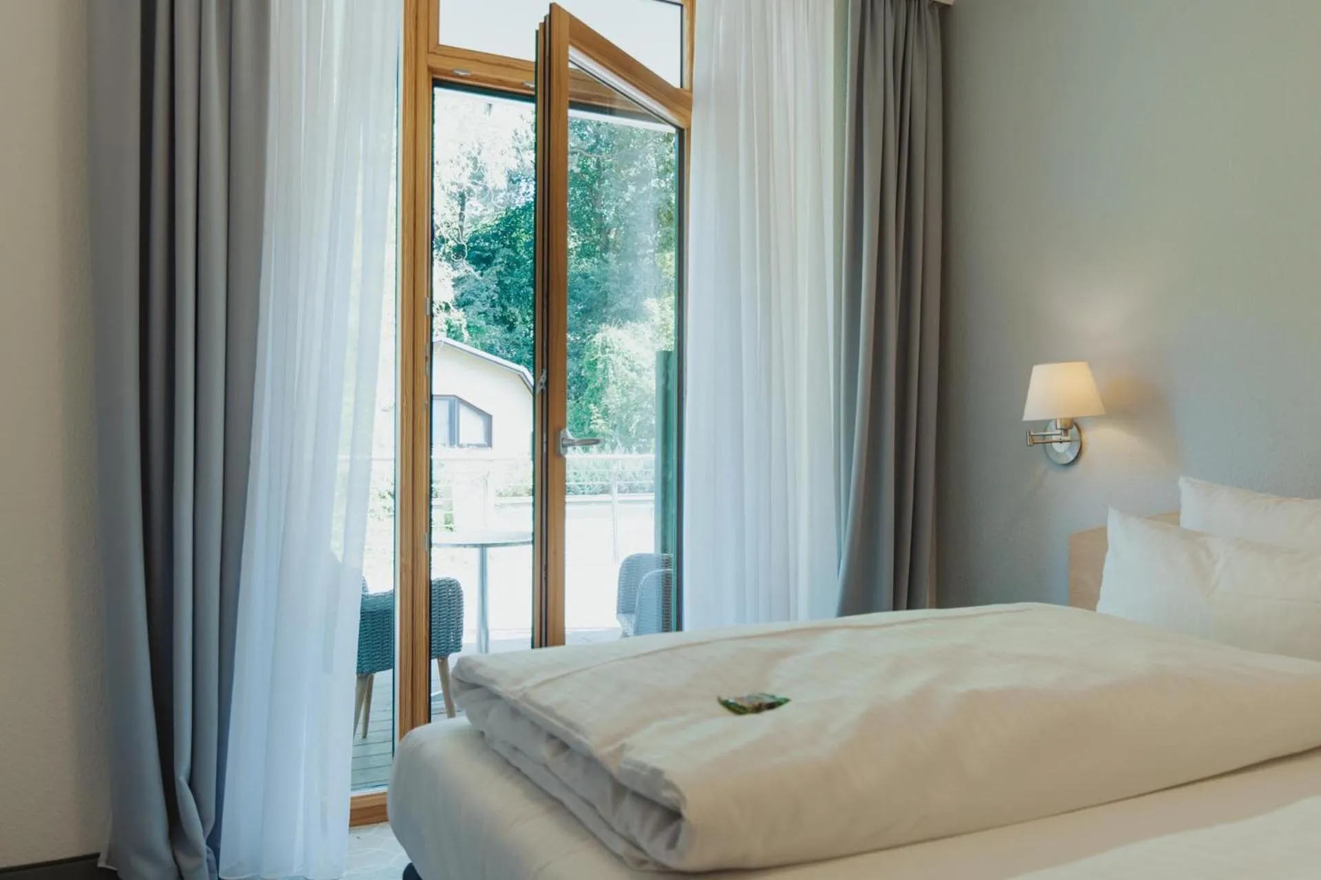 Photo of the whole room, Bed in Parkhotel IV Jahreszeiten Kühlungsborn