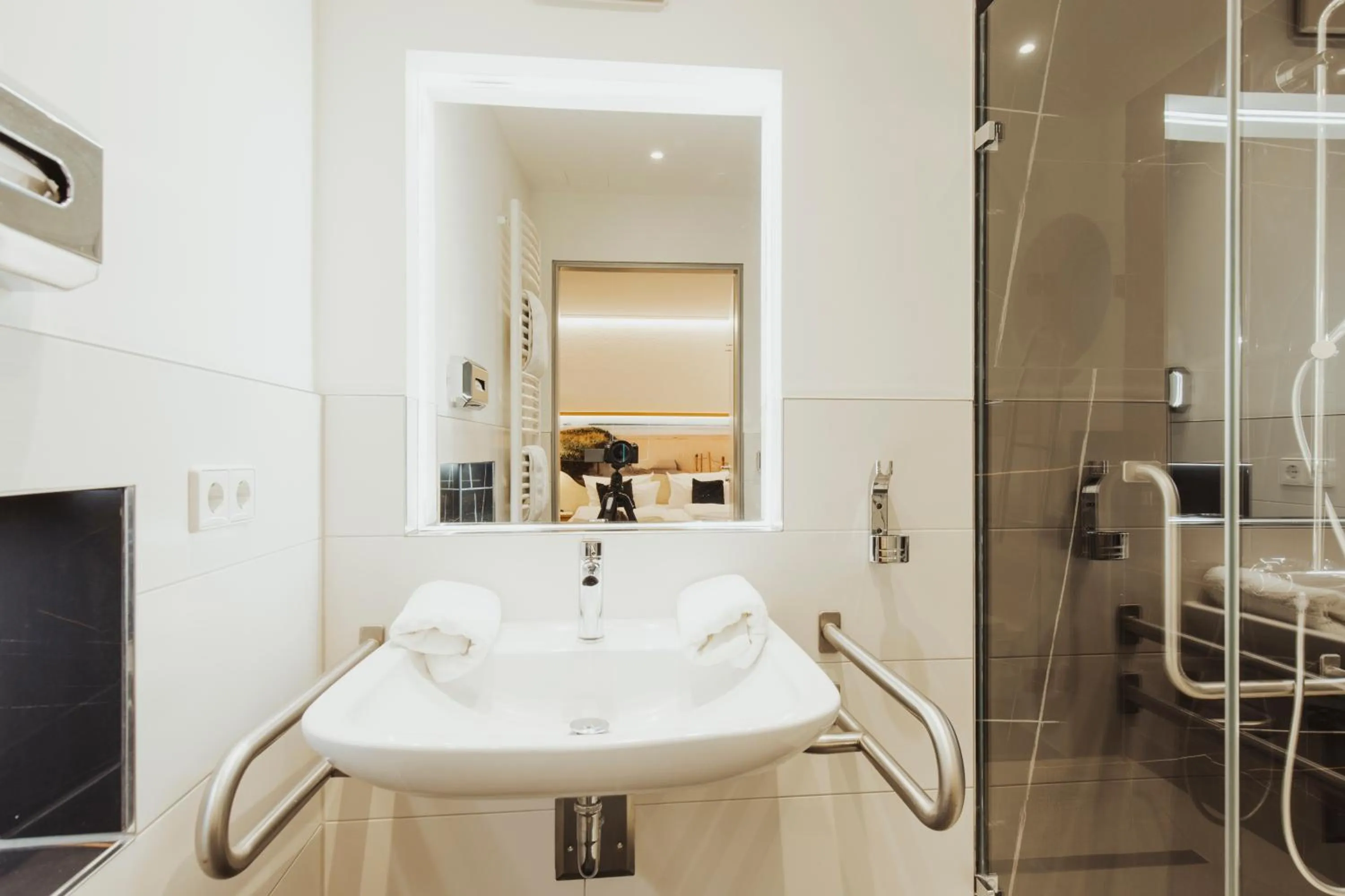 Bathroom in Parkhotel IV Jahreszeiten Kühlungsborn