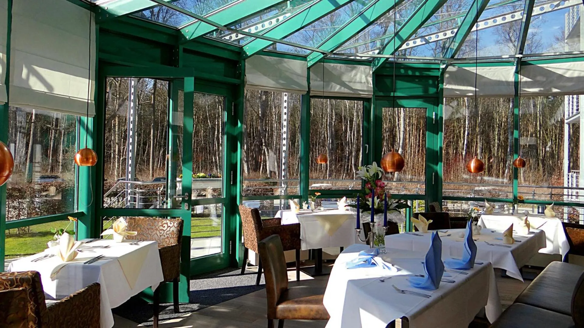 Restaurant/places to eat in Hotel Edison