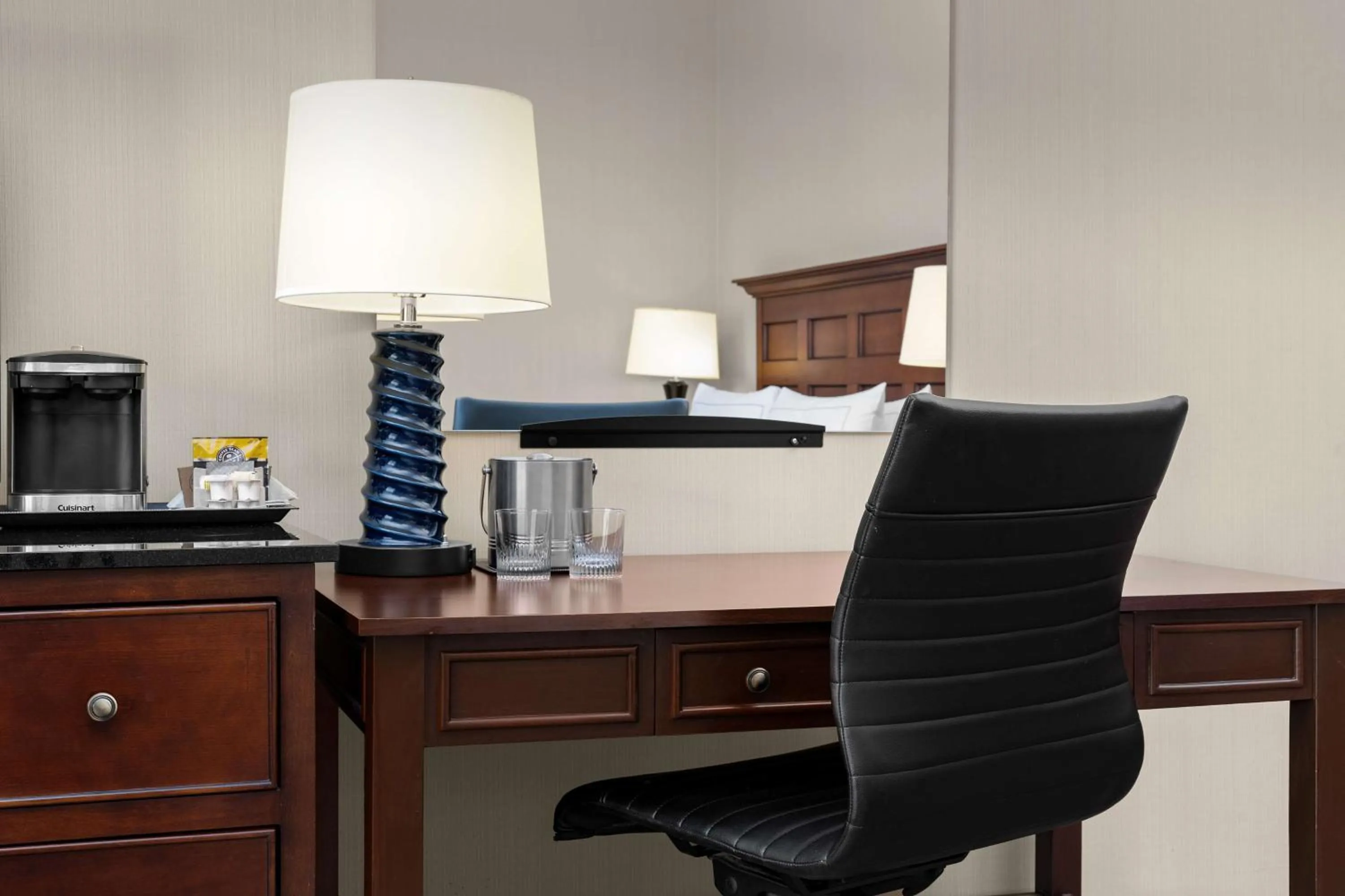 Bedroom in DoubleTree by Hilton Chicago O'Hare Airport-Rosemont