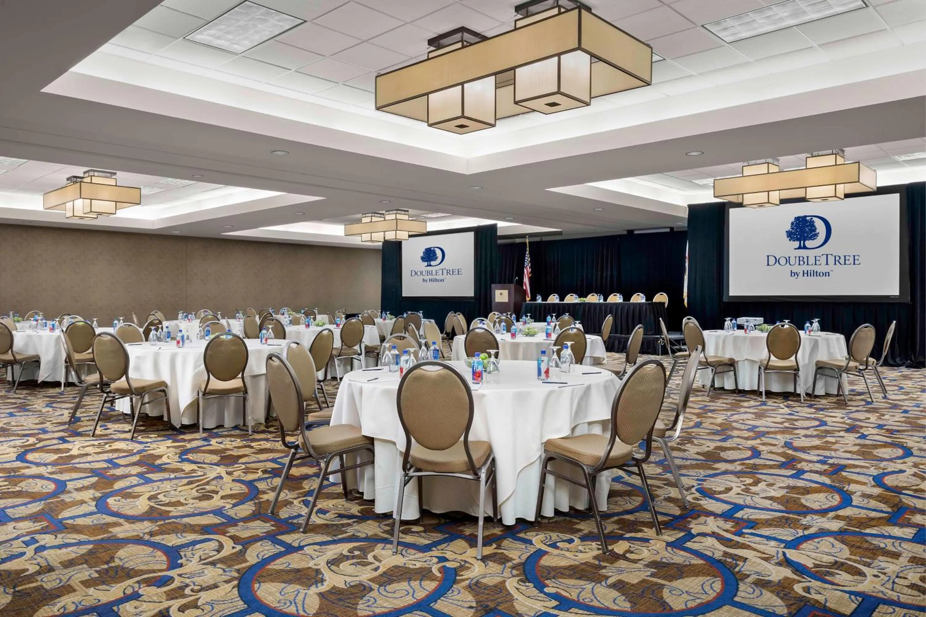 Meeting/conference room in DoubleTree by Hilton Chicago O'Hare Airport-Rosemont