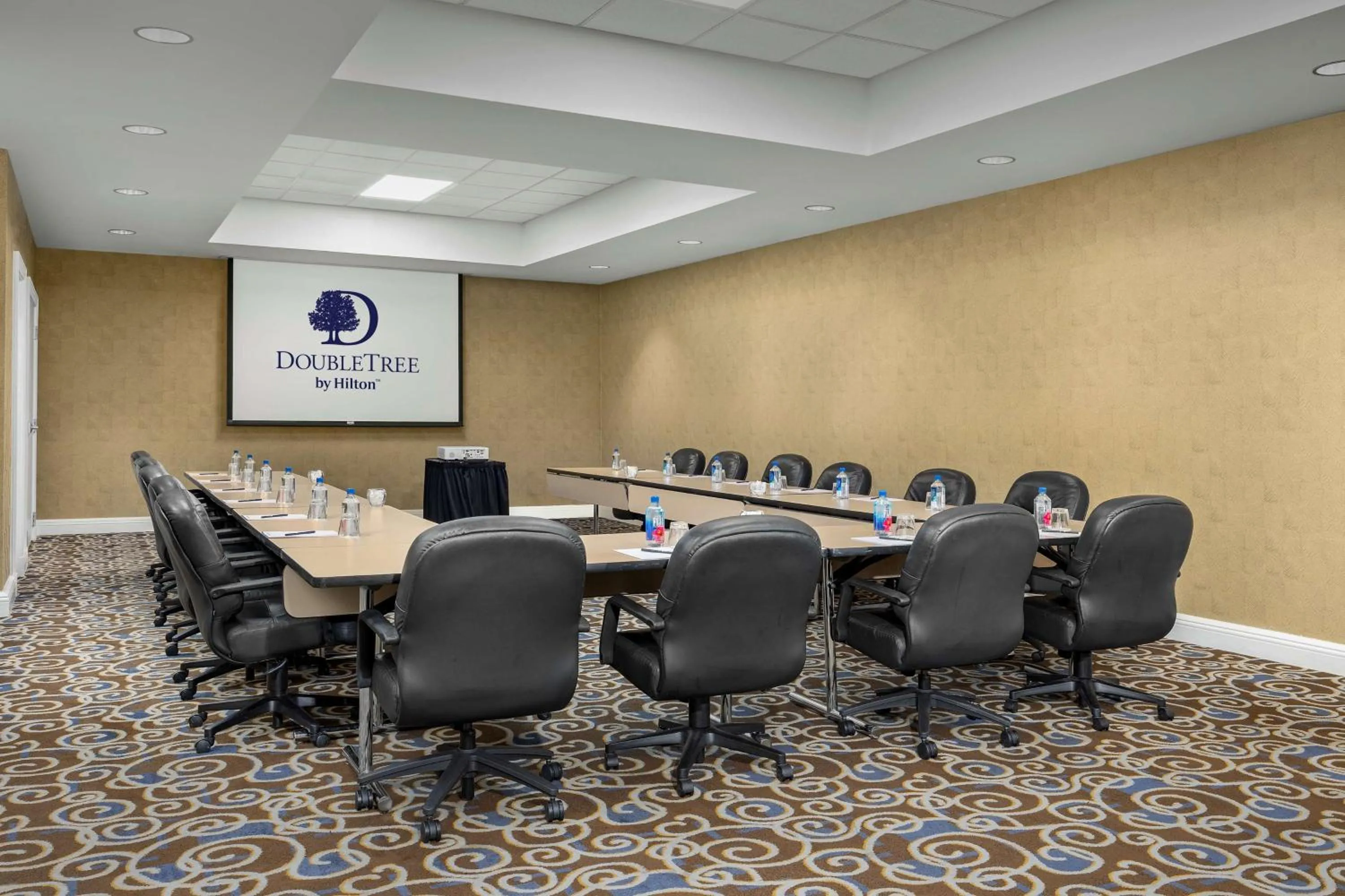 Meeting/conference room in DoubleTree by Hilton Chicago O'Hare Airport-Rosemont
