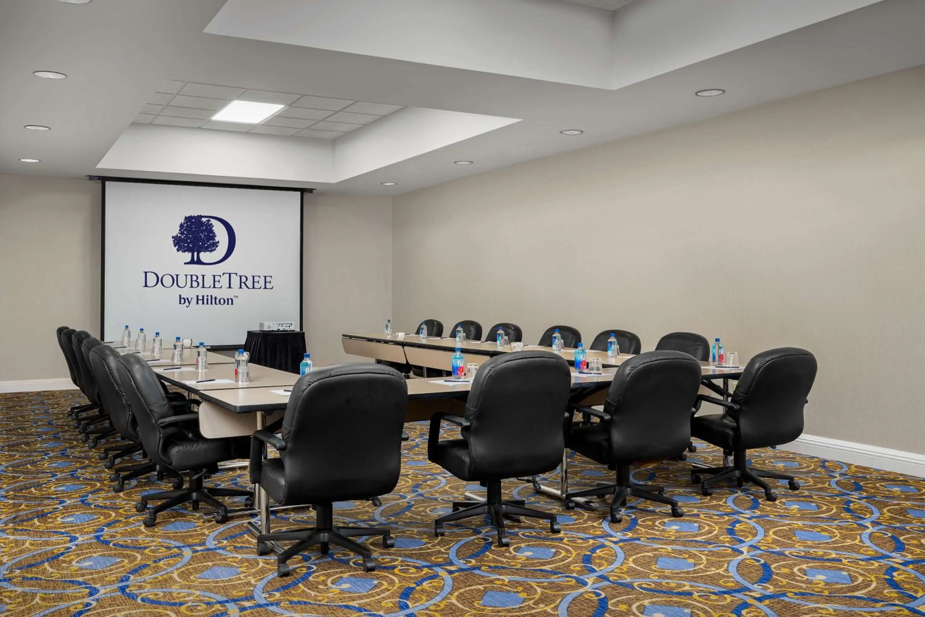 Meeting/conference room in DoubleTree by Hilton Chicago O'Hare Airport-Rosemont