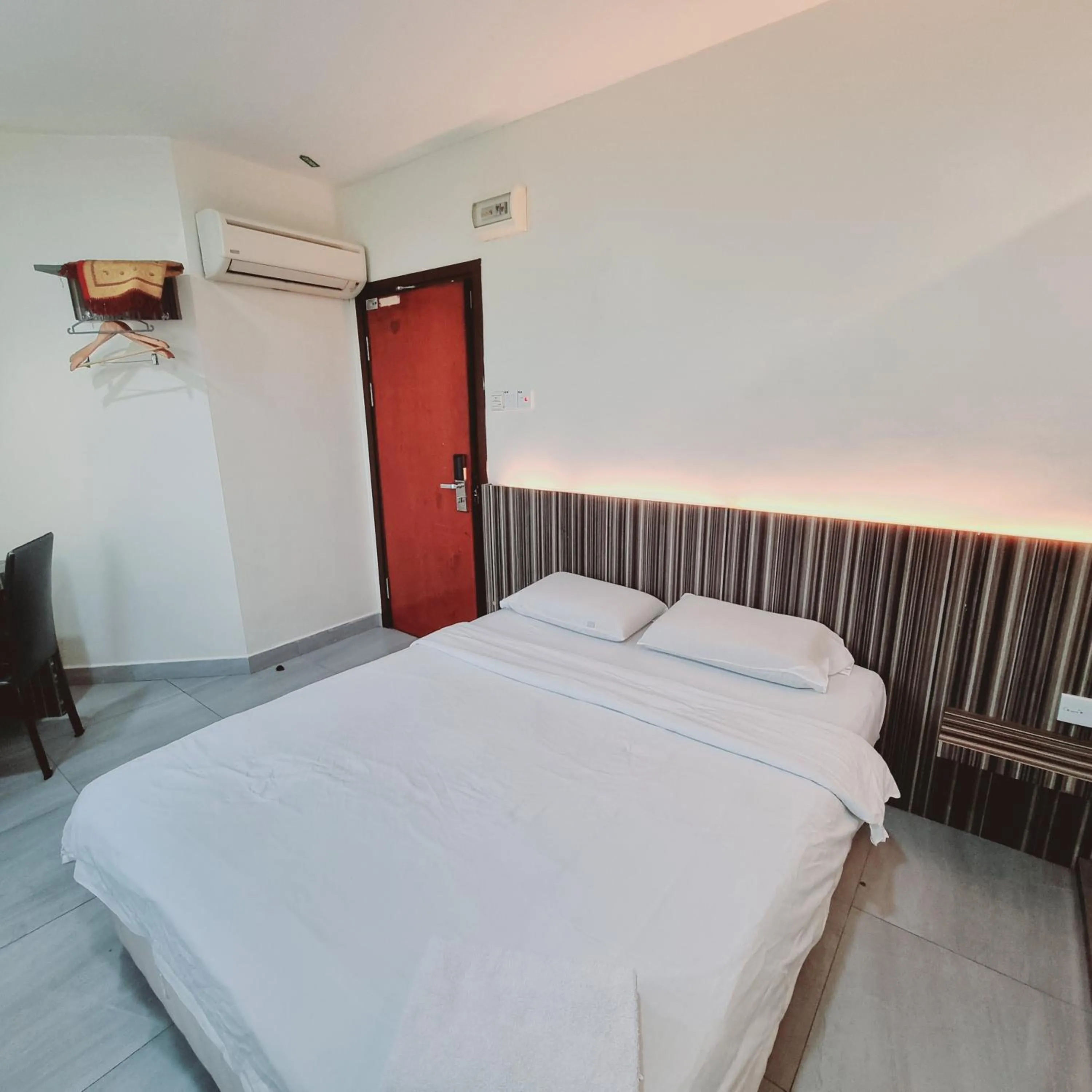 Bed in Sunrise Golden Hotel