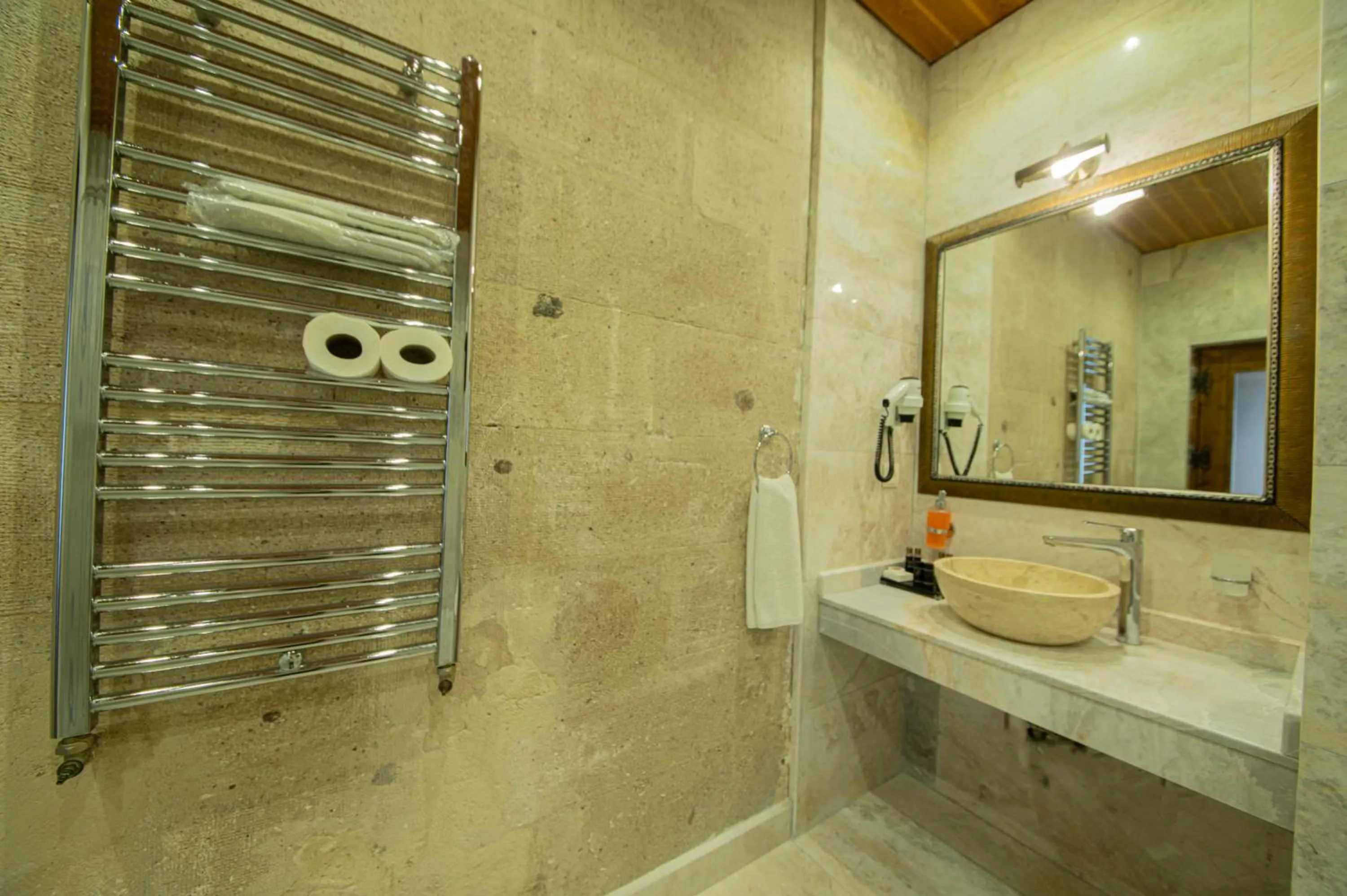 Bathroom in Roma Cave Suite