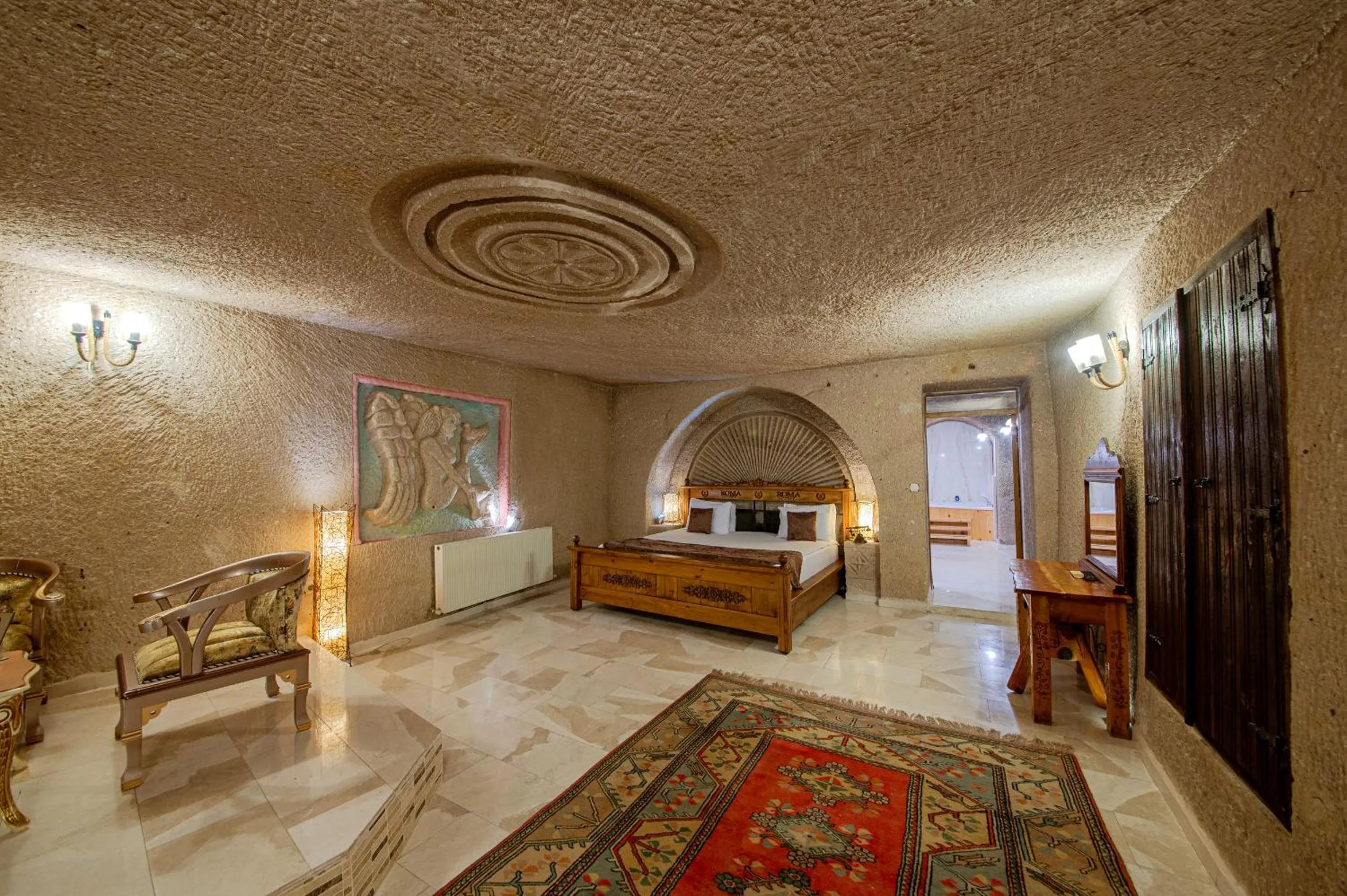 Massage in Roma Cave Suite