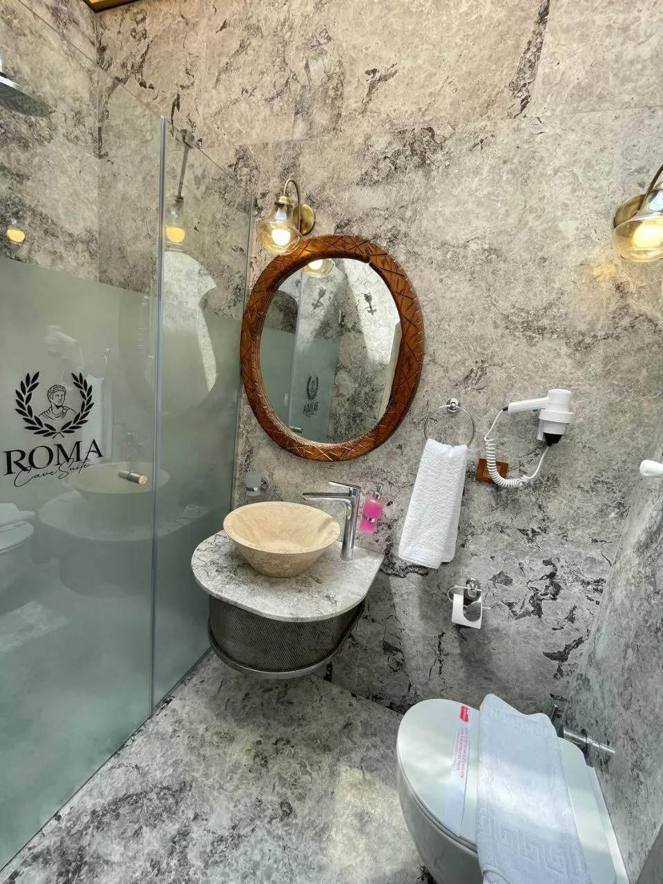 Bathroom in Roma Cave Suite