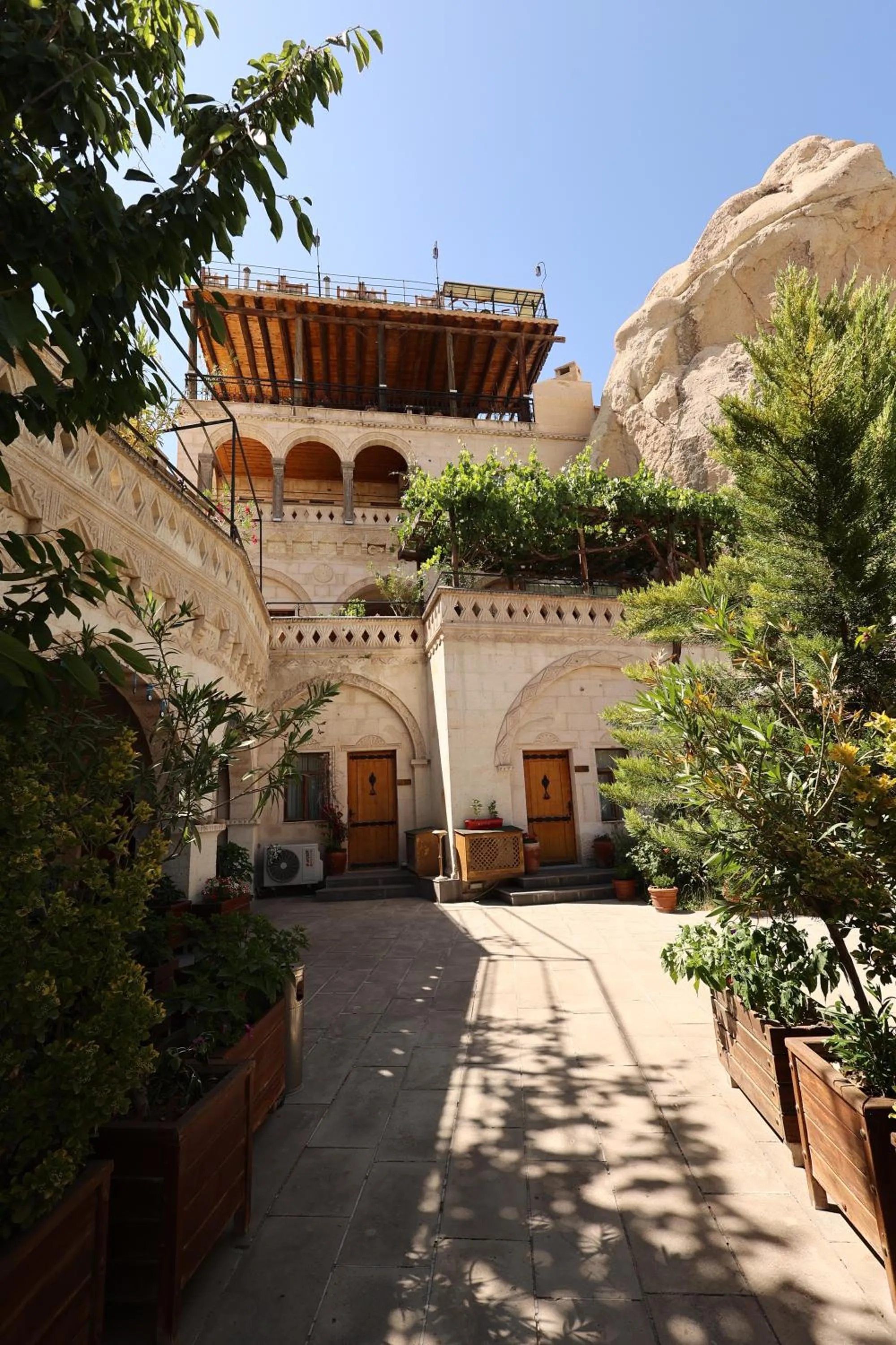 Property building in Roma Cave Suite